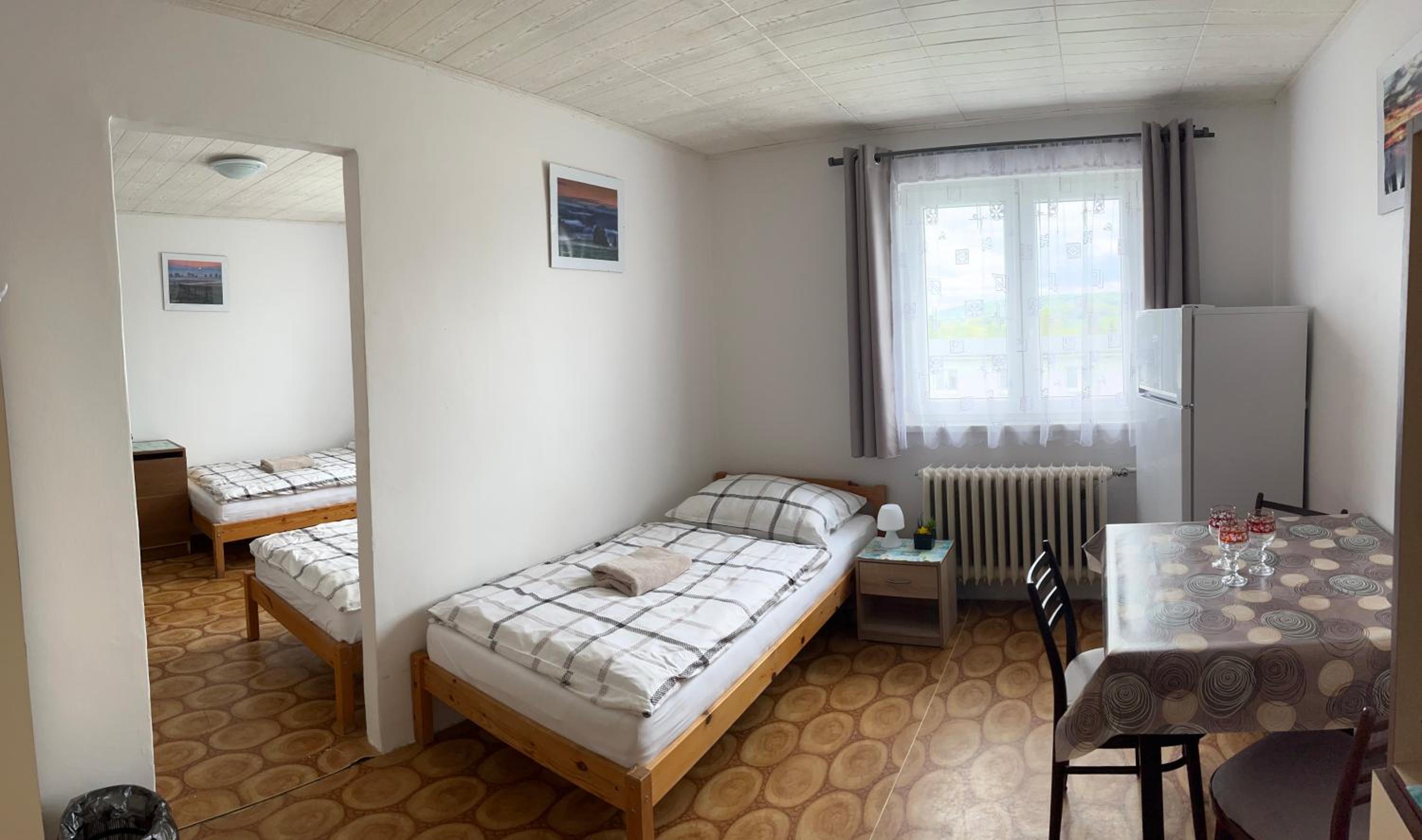Basic Triple Room with Shared Bathroom photo 3