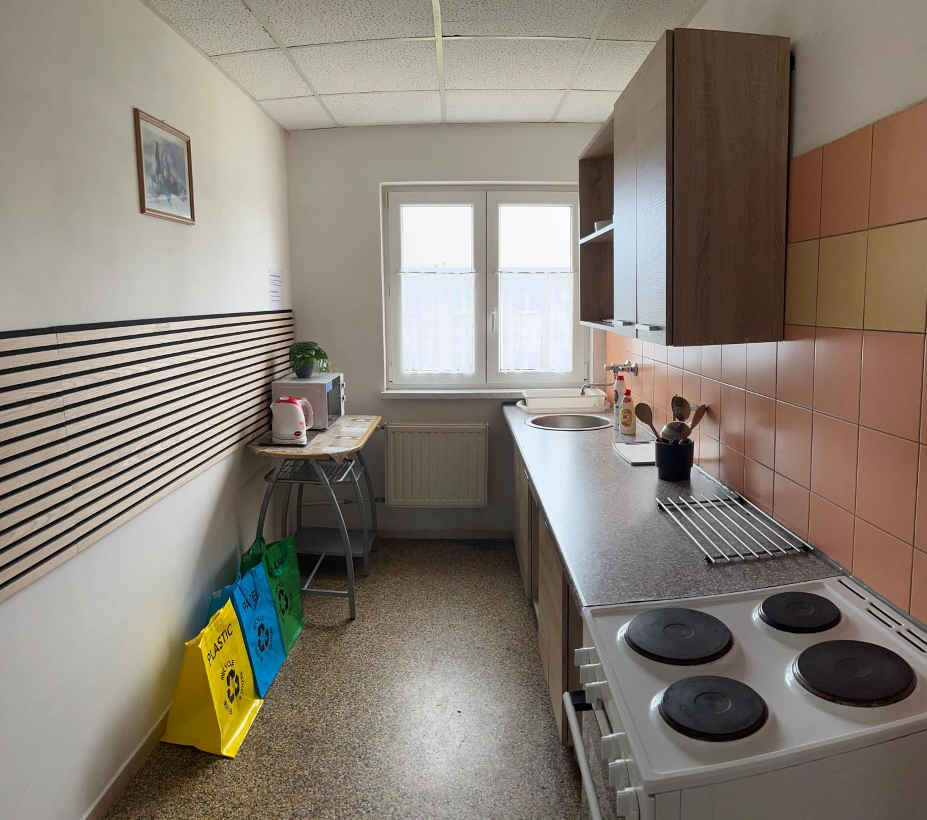 Basic Triple Room with Shared Bathroom photo 2