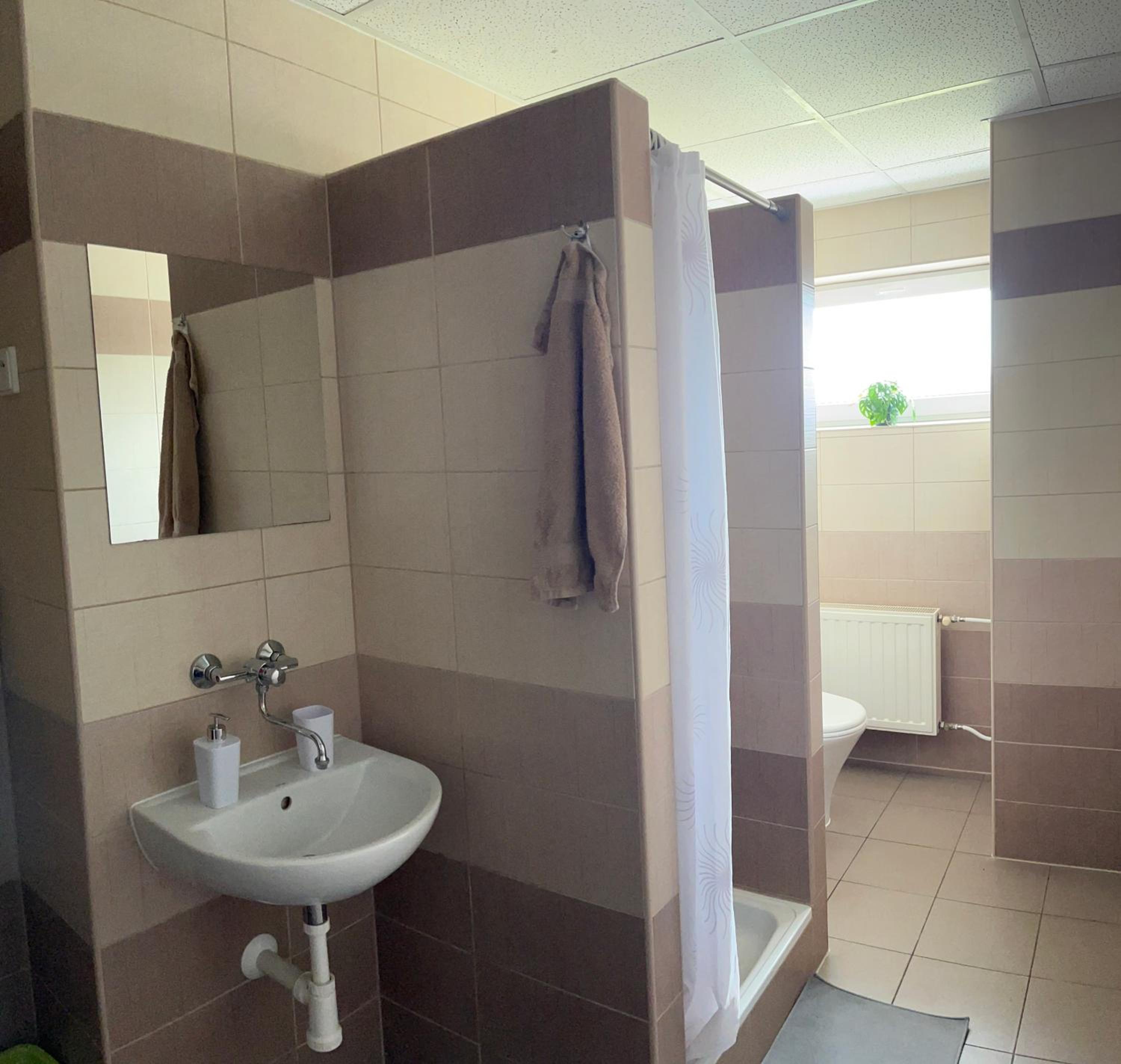 Basic Triple Room with Shared Bathroom photo 1