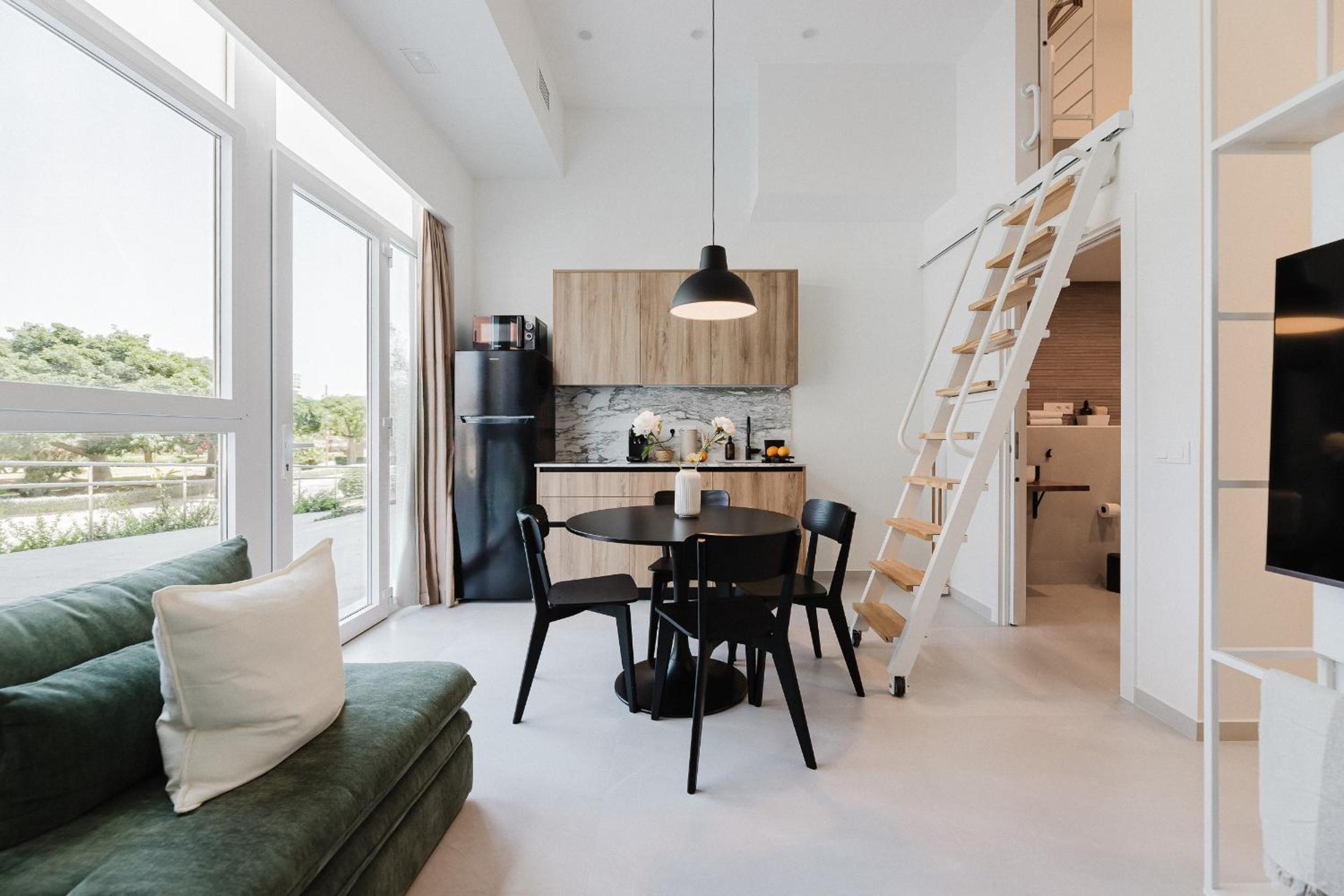 Deluxe Two-Bedroom Apartment with Garden View