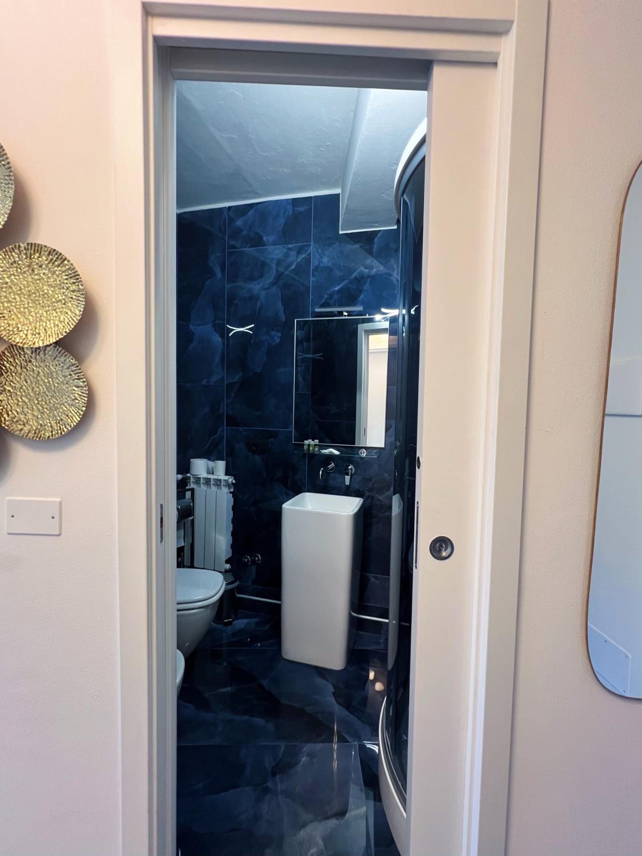 Superior Double or Twin Room with City View - Photo 29