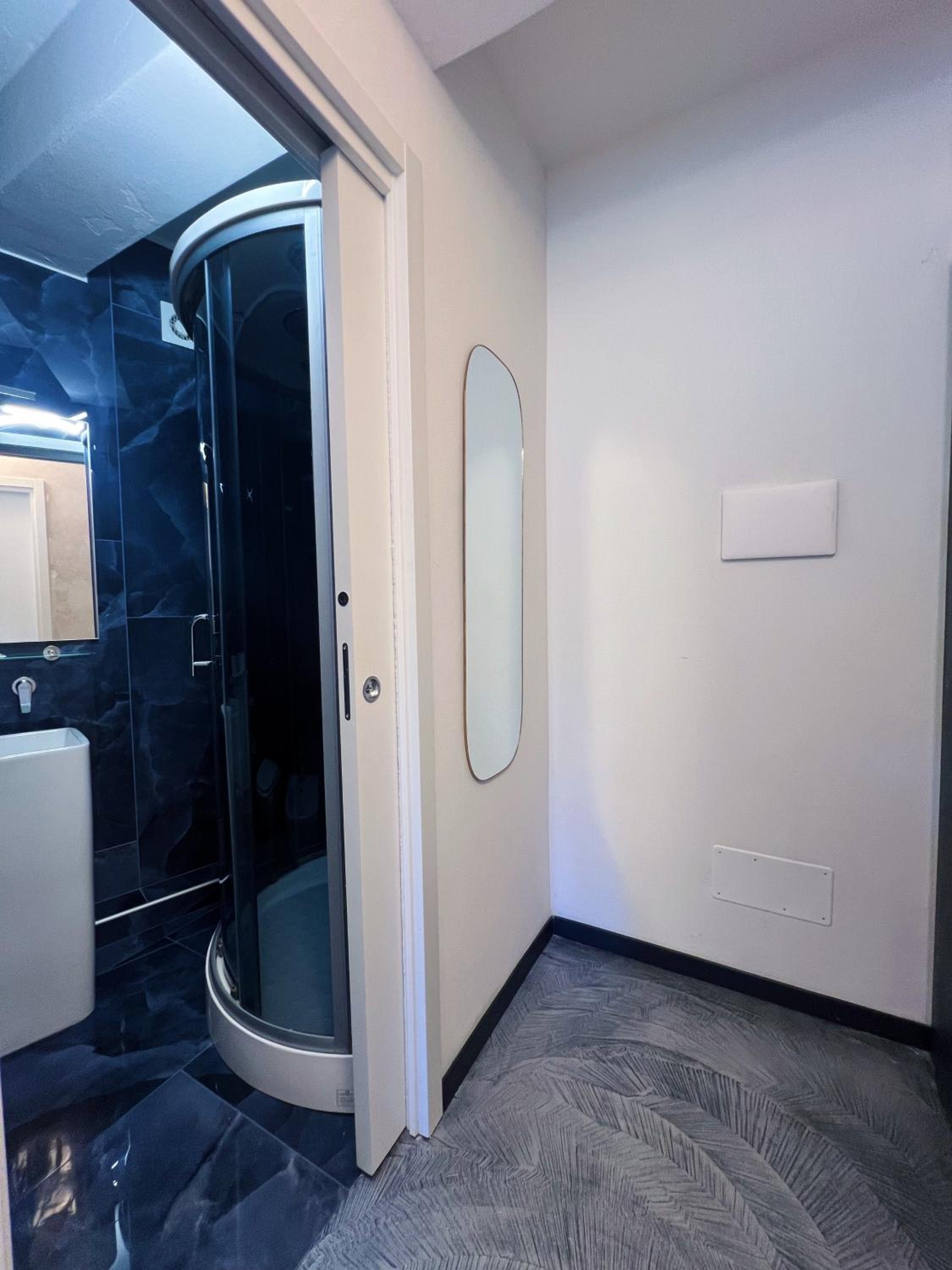 Superior Double or Twin Room with City View - Photo 9