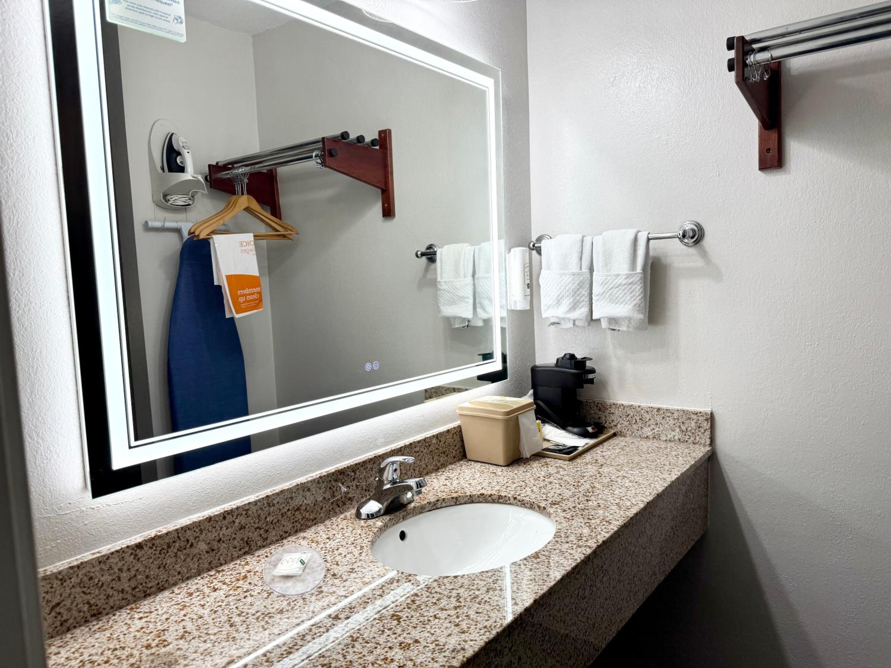 Standard Room J - Photo 5