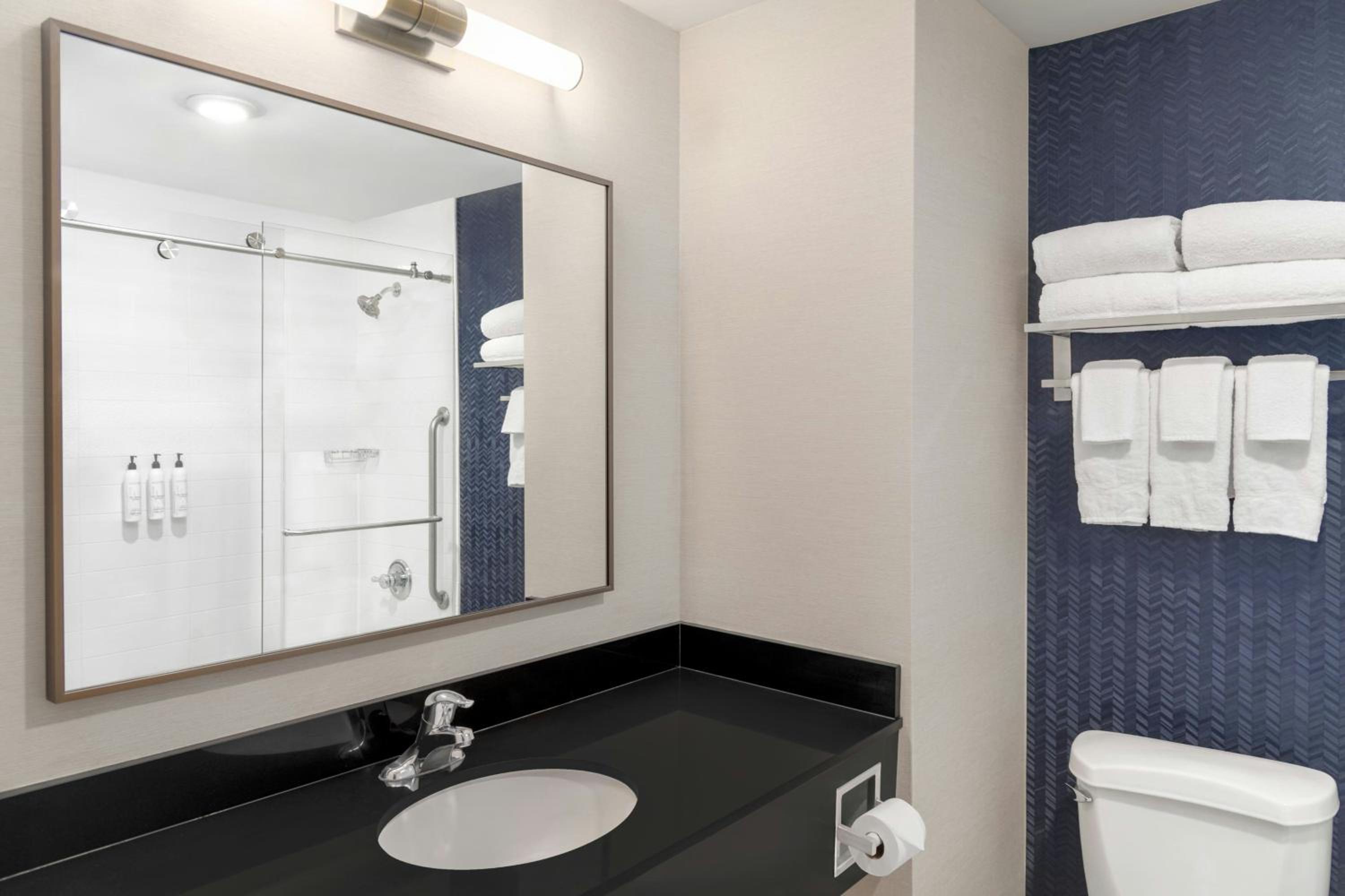 King Room - Hearing Accessible - Photo 4