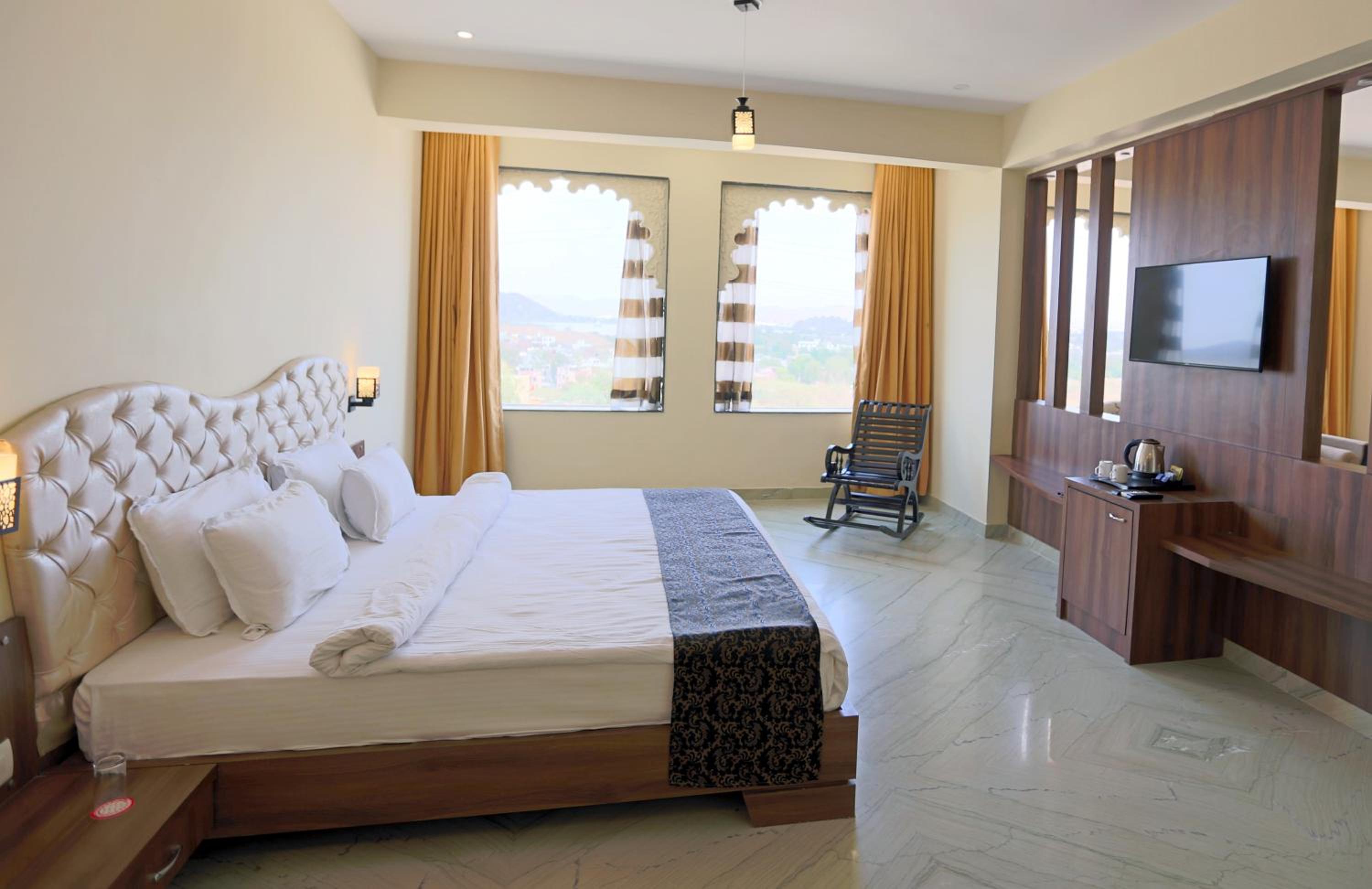 Luxury Suite Lake View - Photo 1