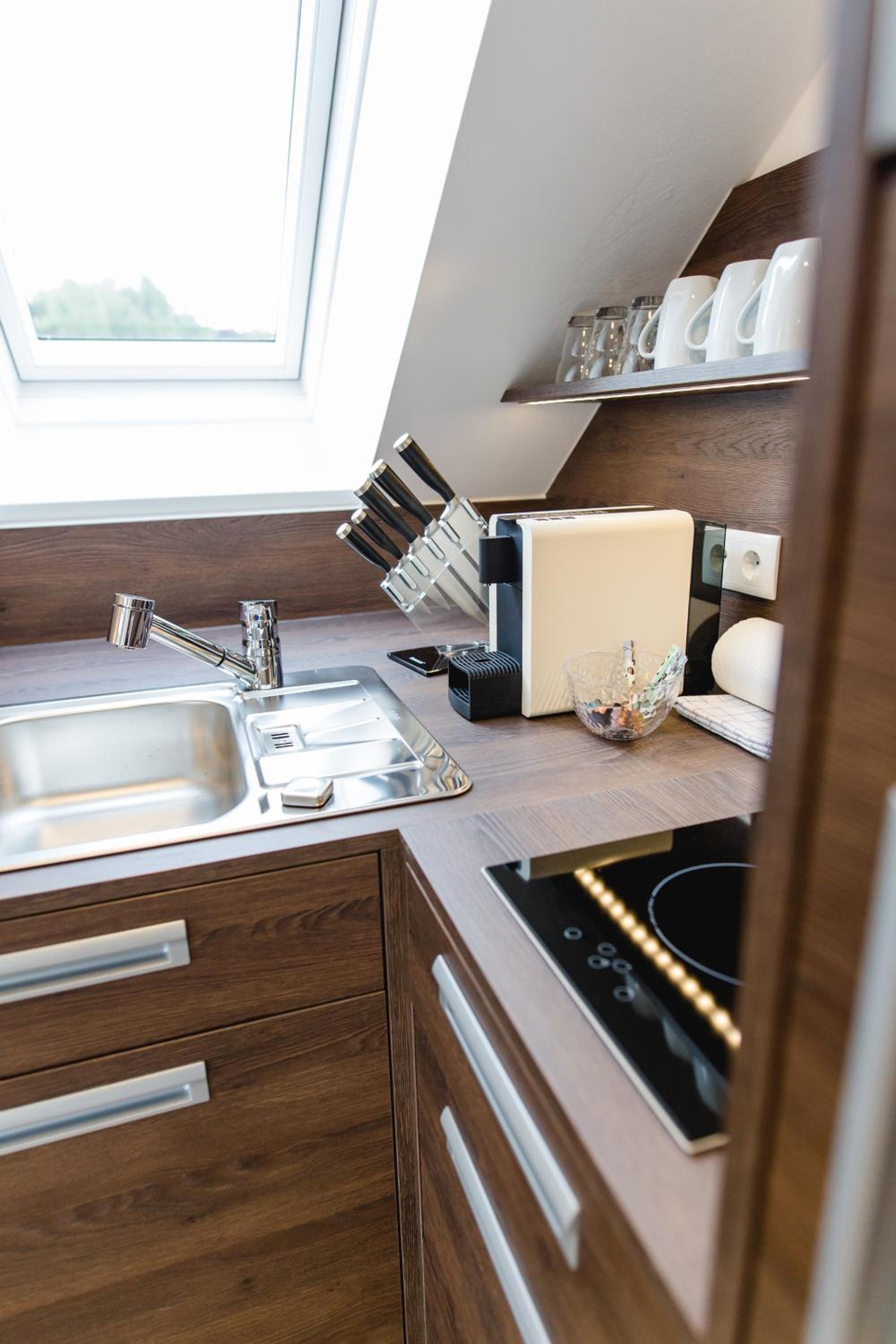Two-Bedroom Apartment with Balcony - Photo 9
