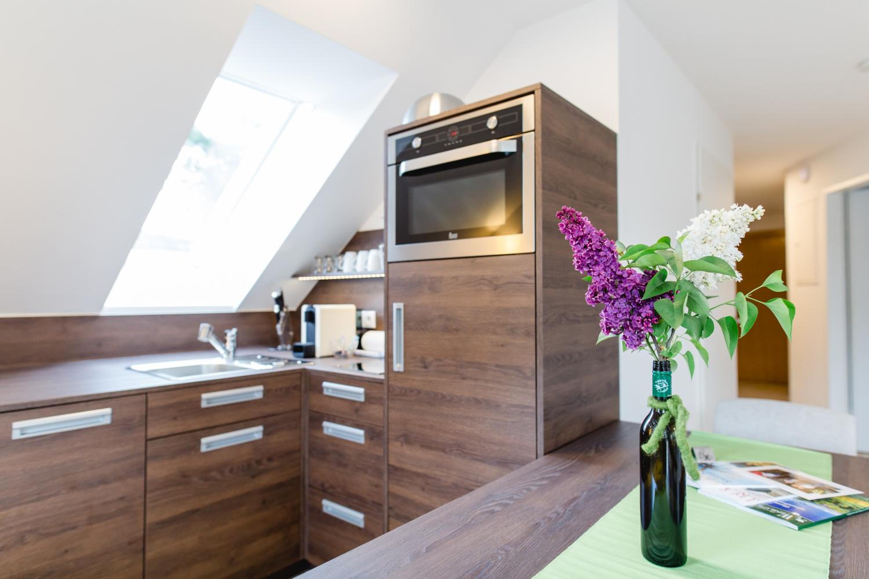 Two-Bedroom Apartment with Balcony - Photo 5