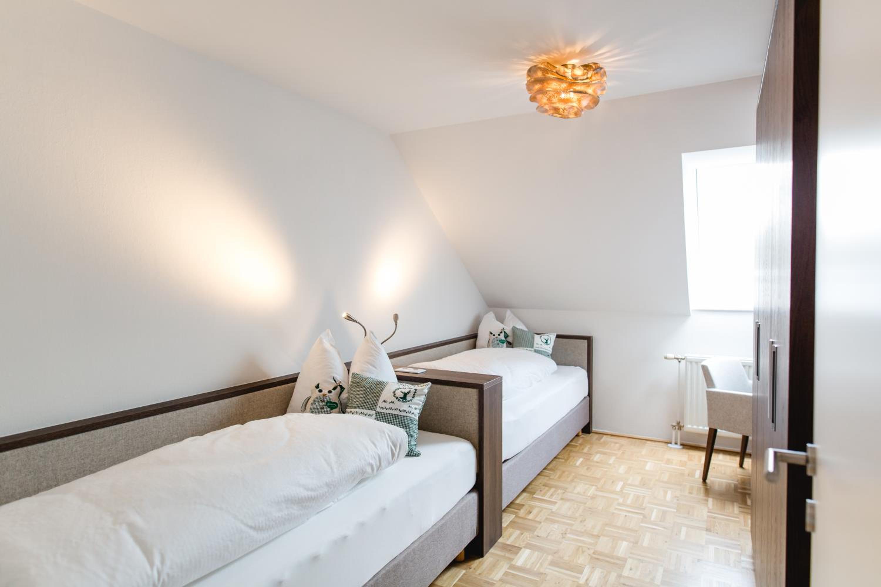 Two-Bedroom Apartment with Balcony - Photo 31