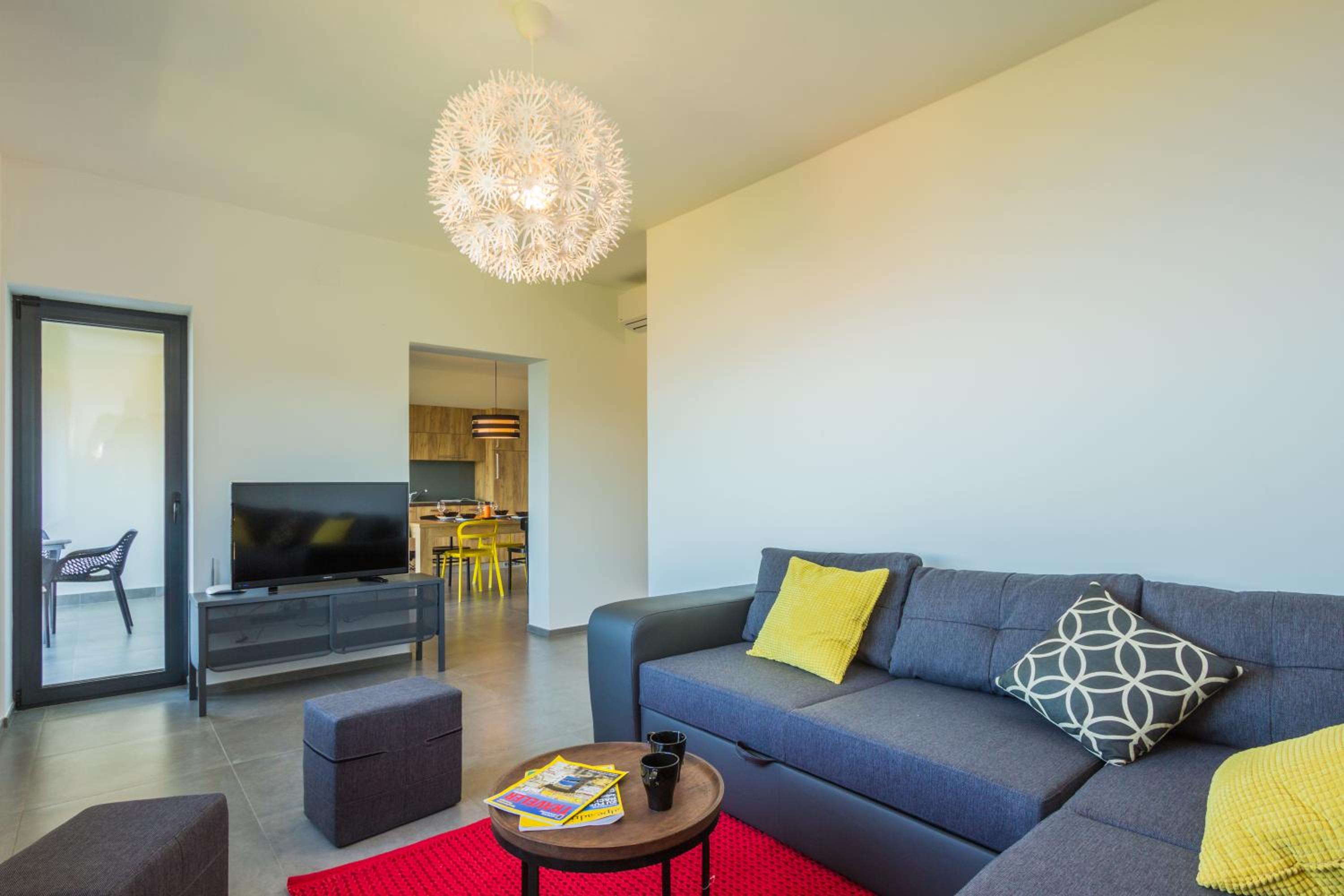 Deluxe Two-Bedroom Apartment with Balcony and Sea View and Free Use of Sauna