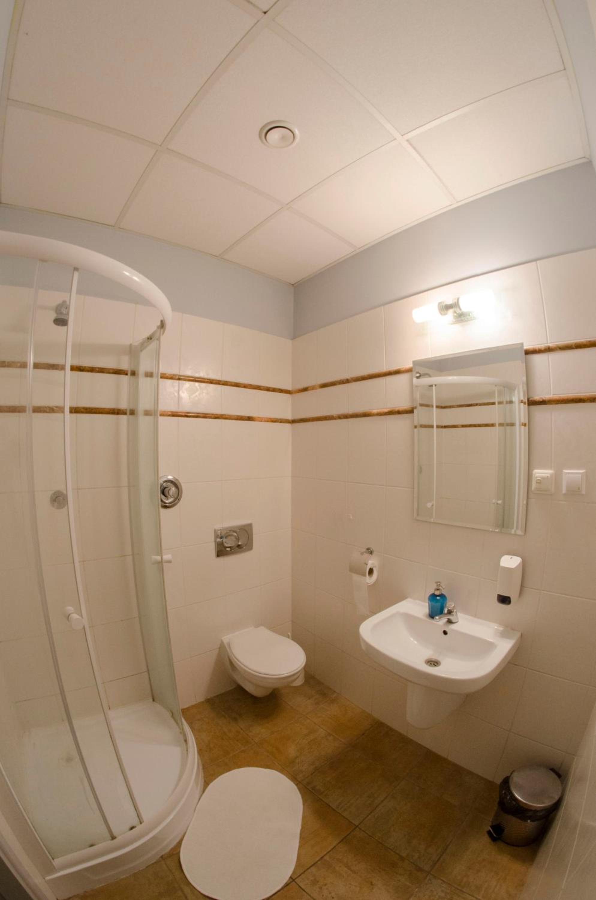 Twin Room - Photo 7