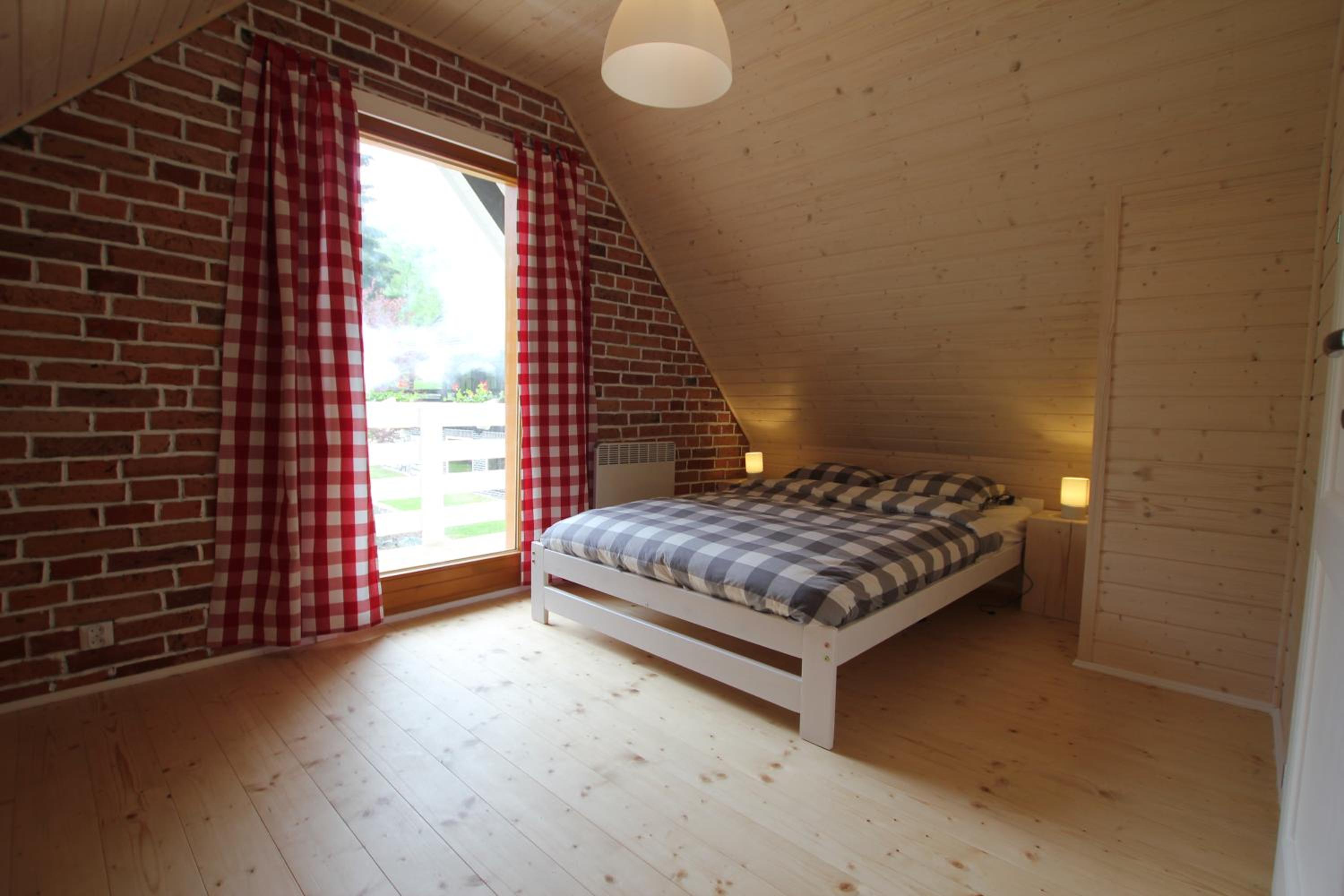 Two-Bedroom House - Photo 1