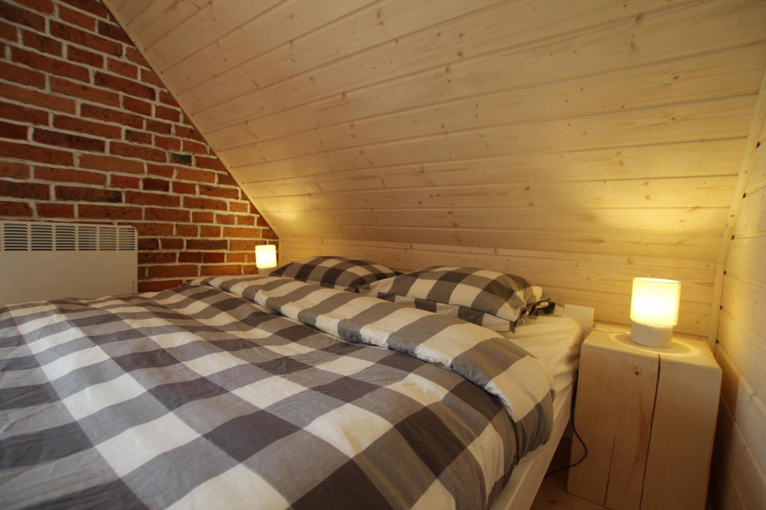 Two-Bedroom House - Photo 14
