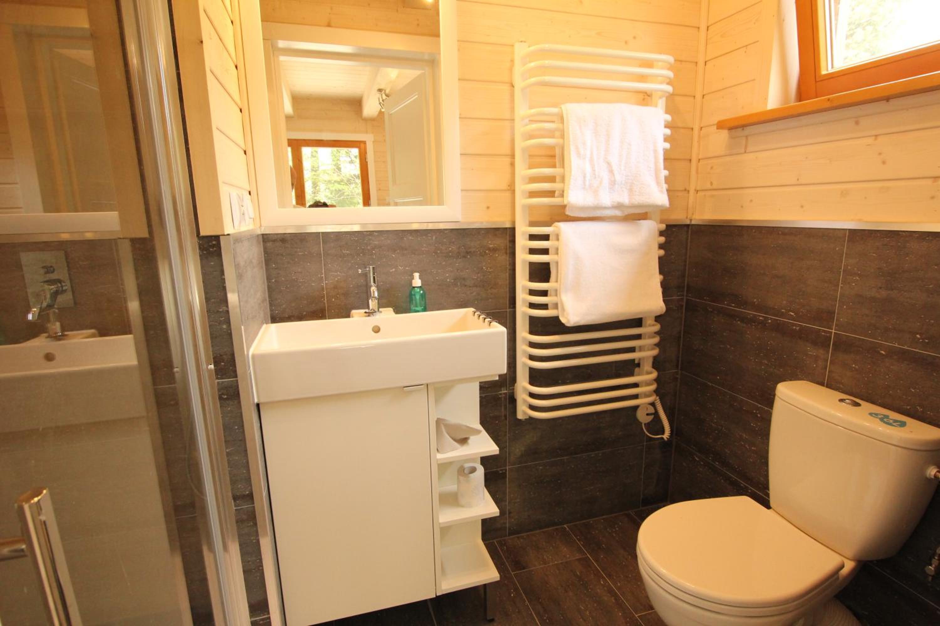 Two-Bedroom House - Photo 15