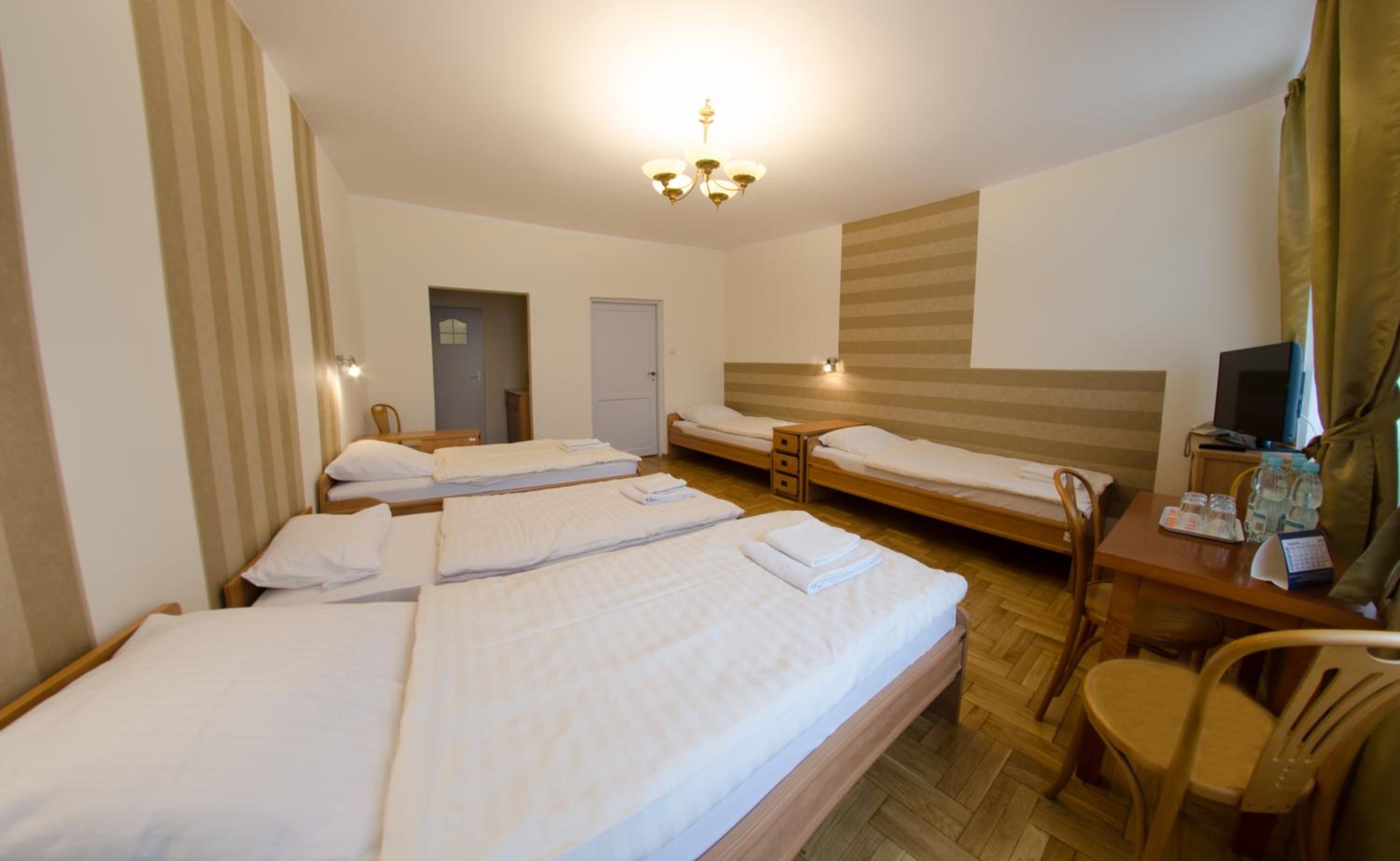 Quadruple Room - Photo 2