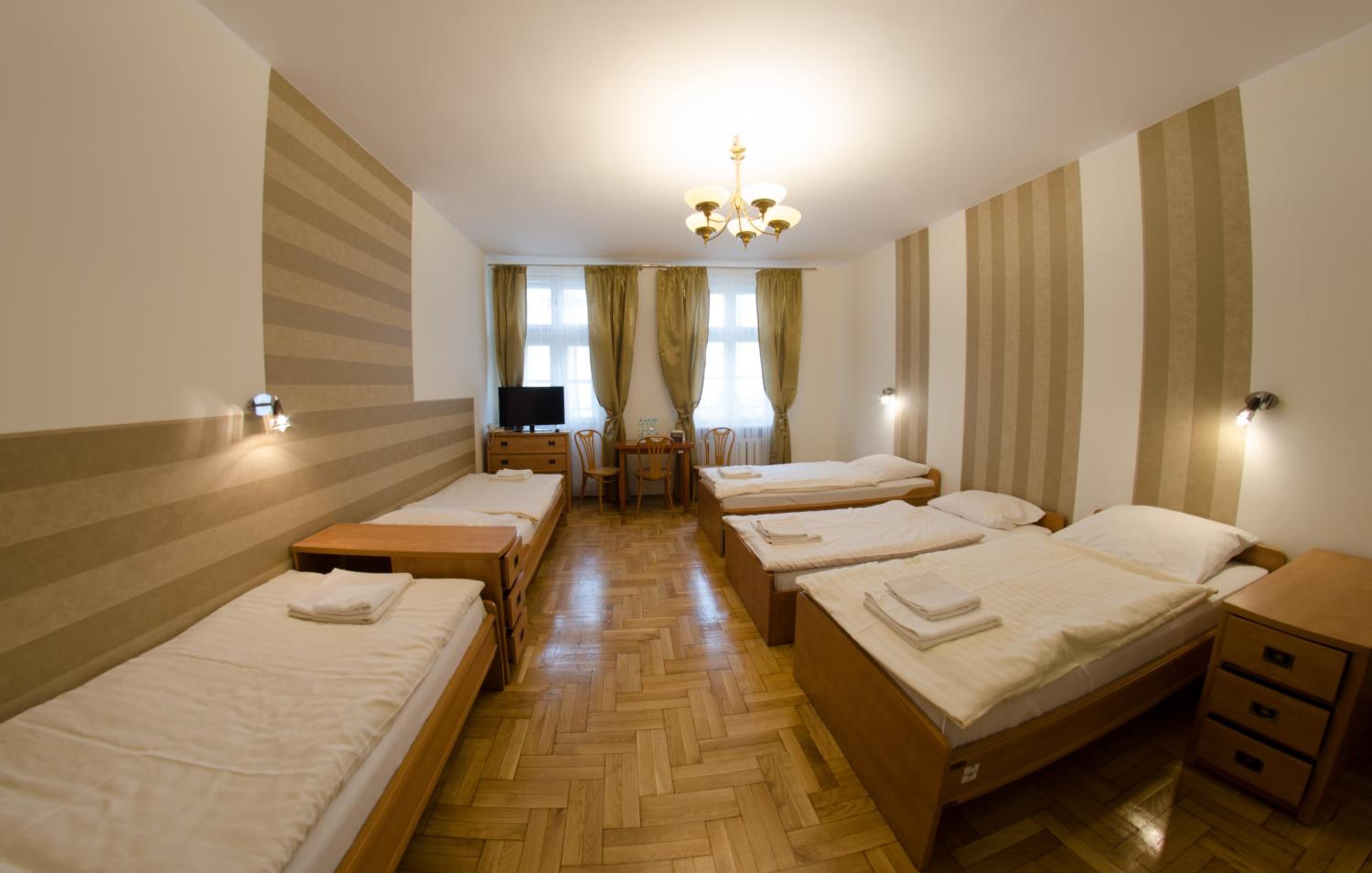 Quadruple Room - Photo 10