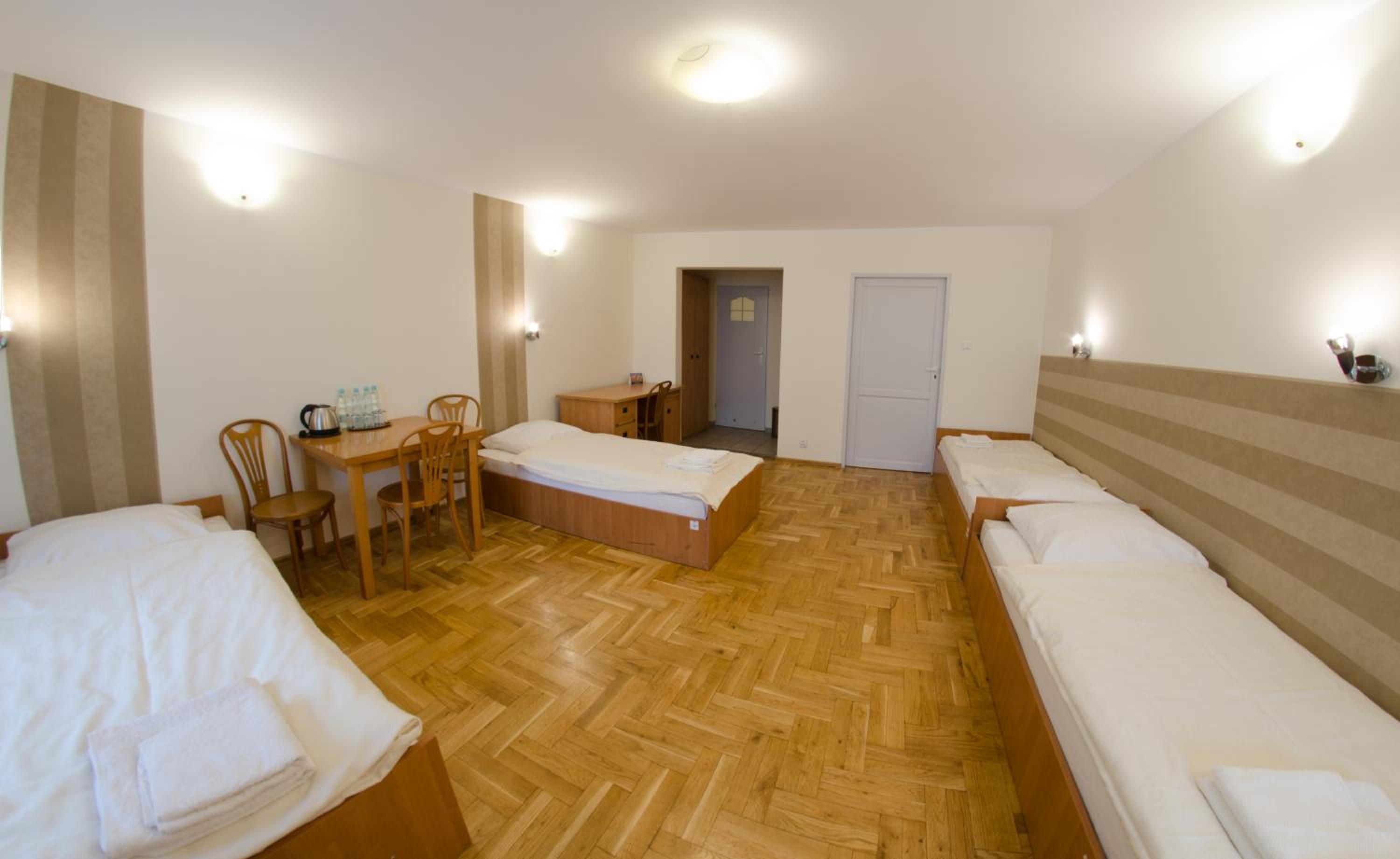 Quadruple Room - Photo 4