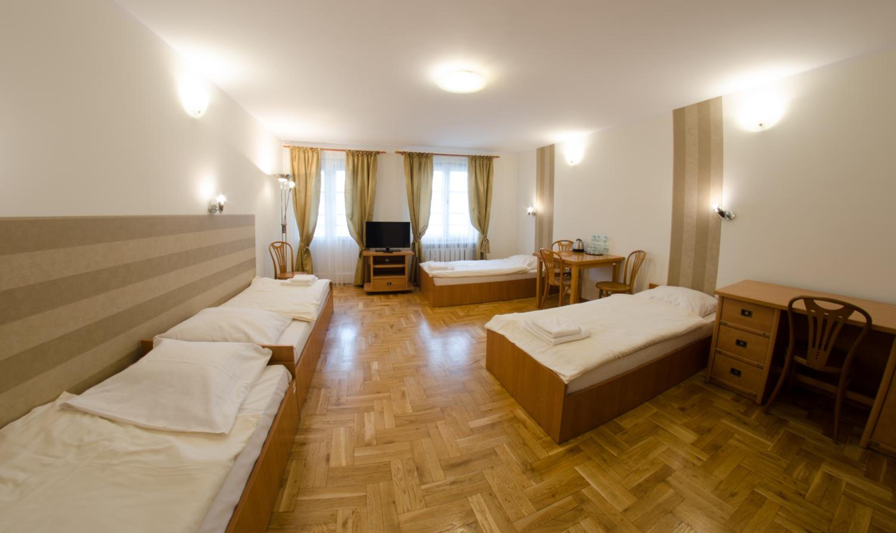 Quadruple Room - Photo 3