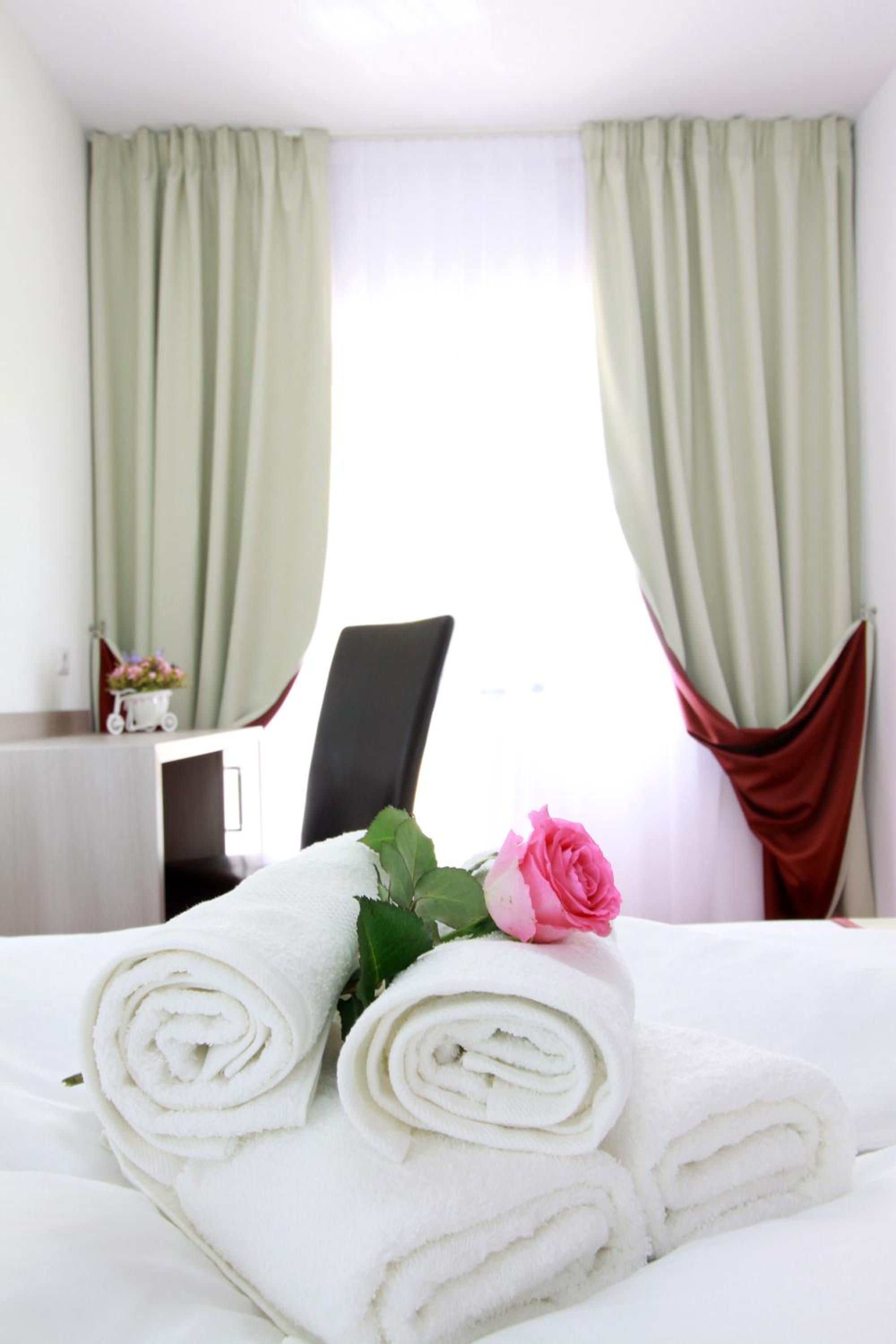 Double Room with Balcony - Photo 20