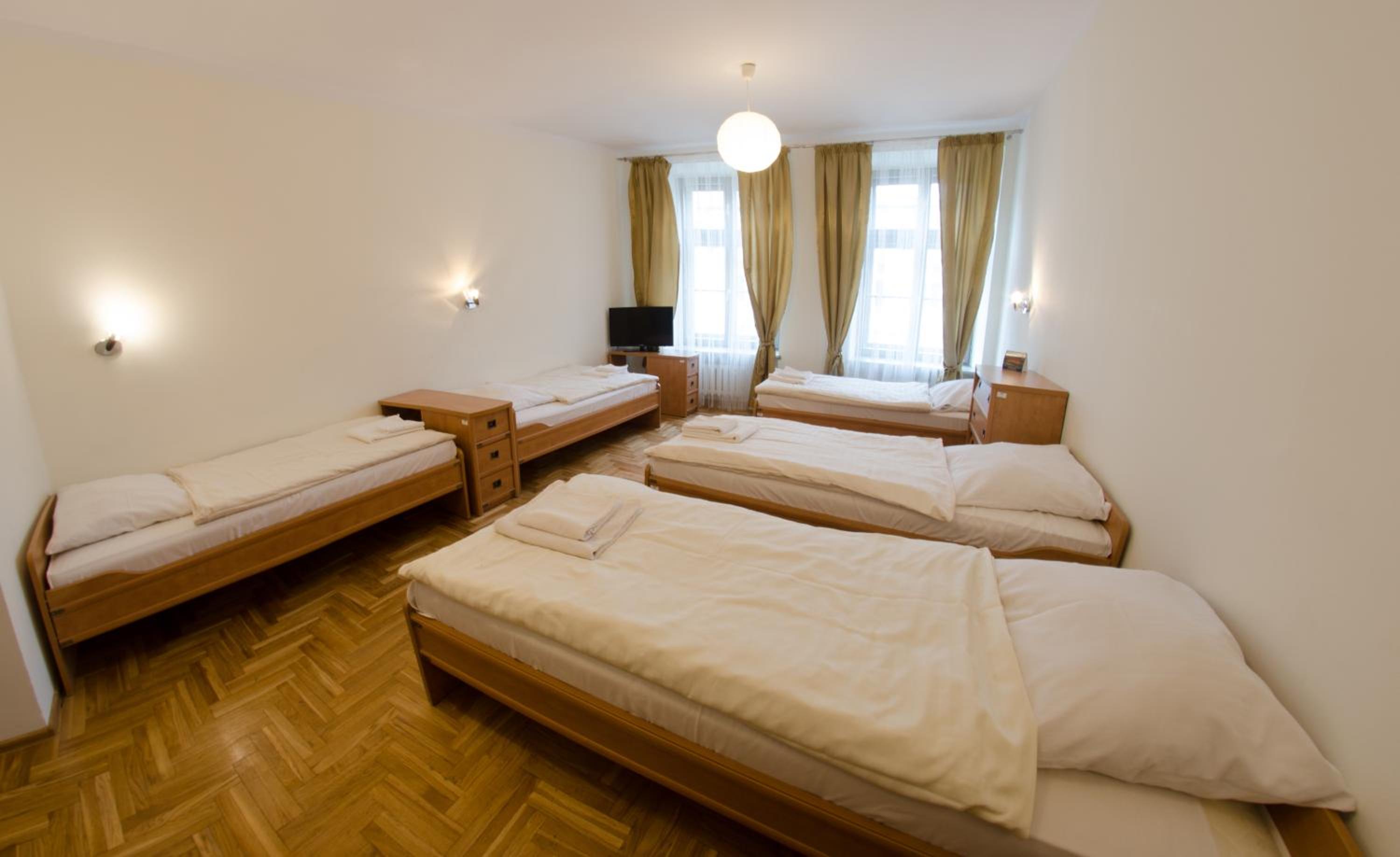 Quadruple Room - Photo 13
