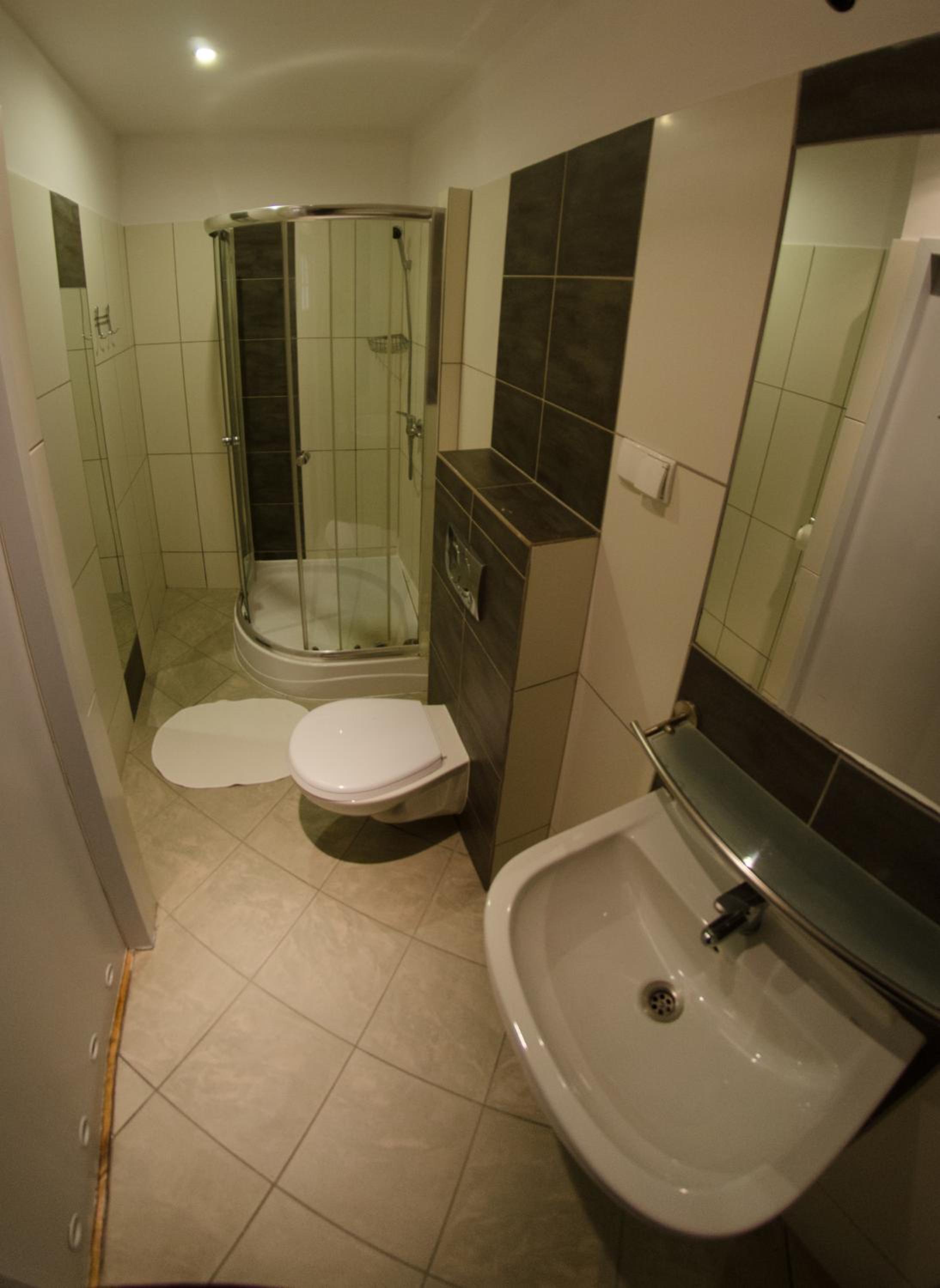 Twin Room - Photo 9