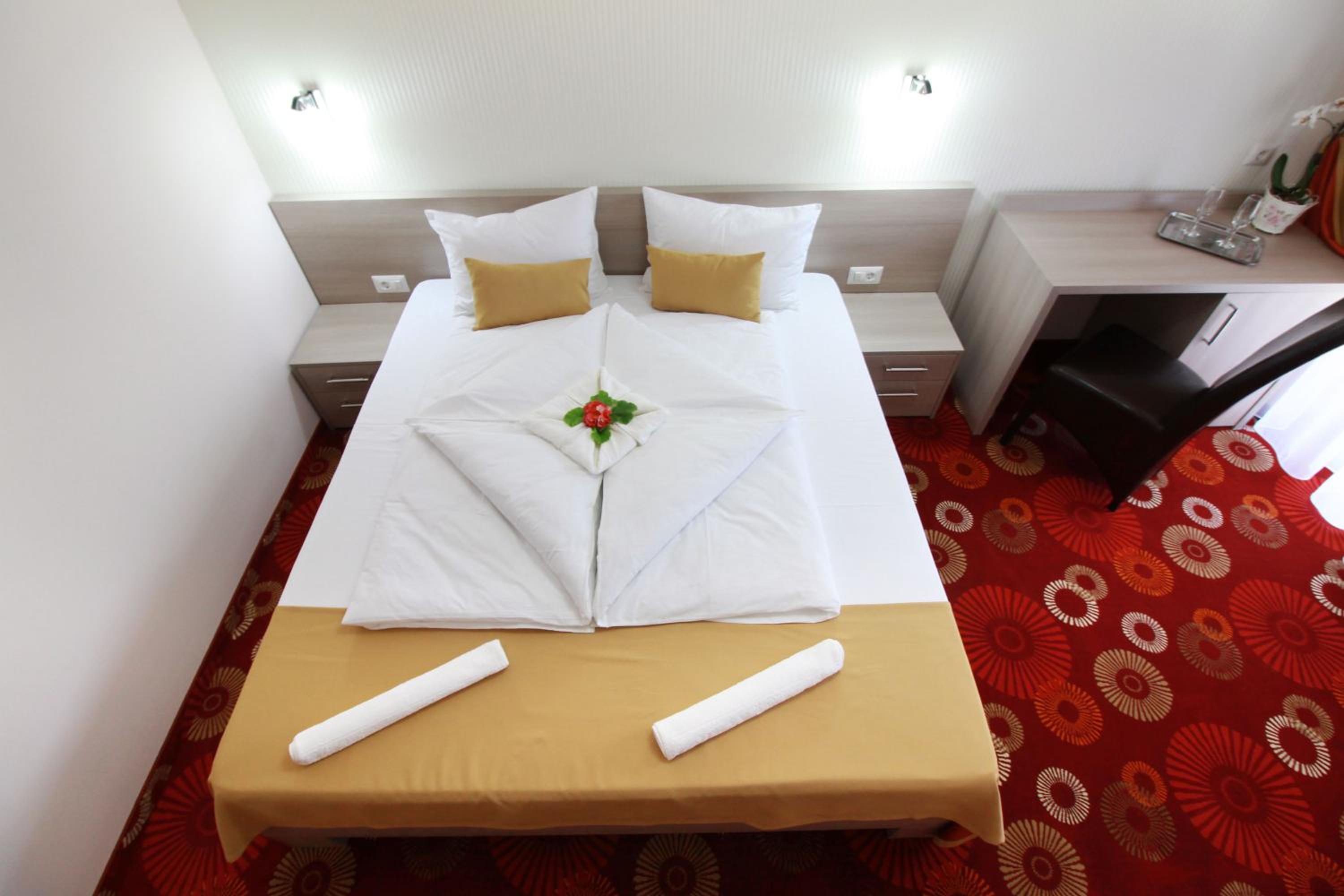 Double Room with Balcony - Photo 1