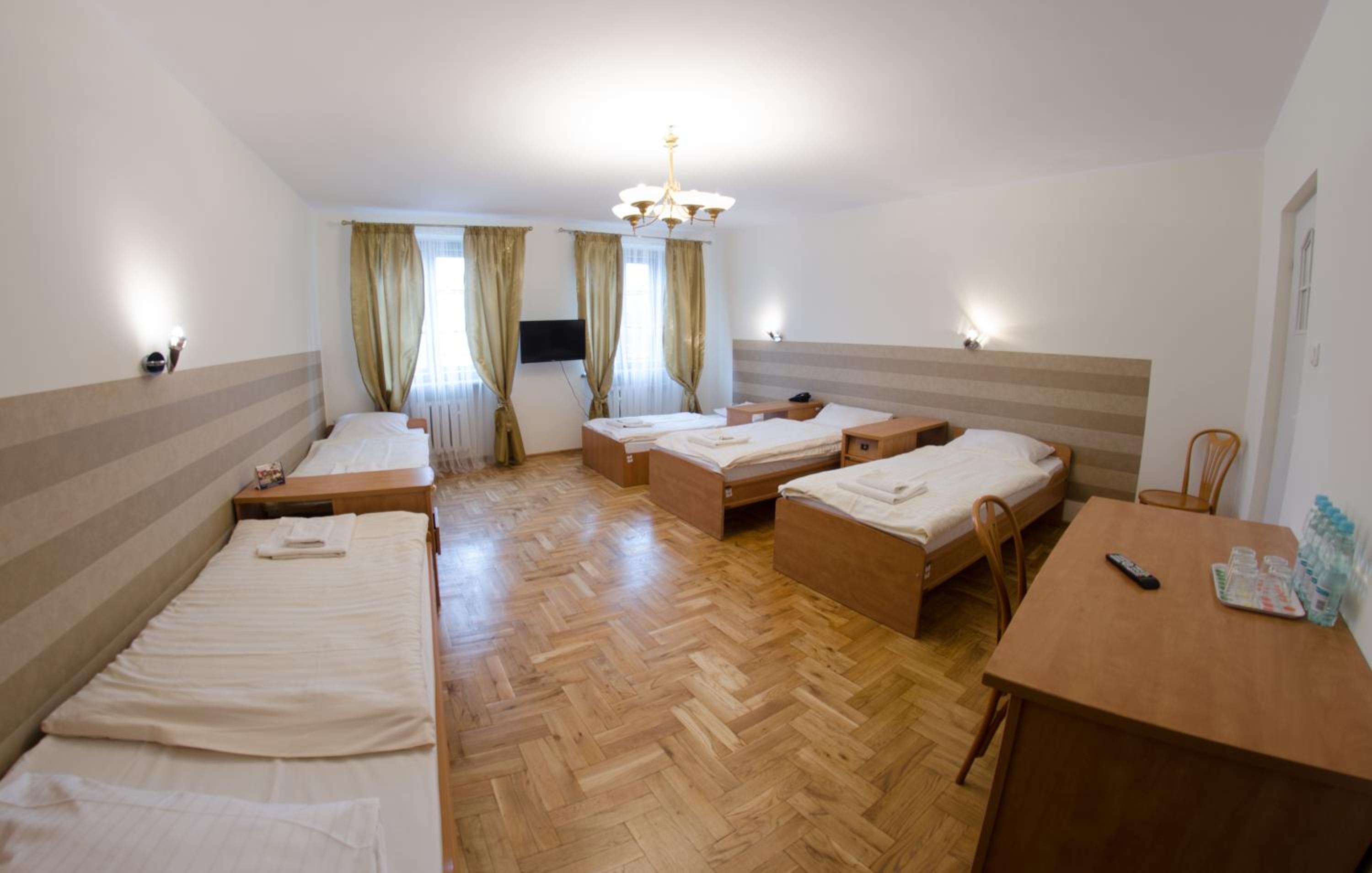 Quadruple Room - Photo 1