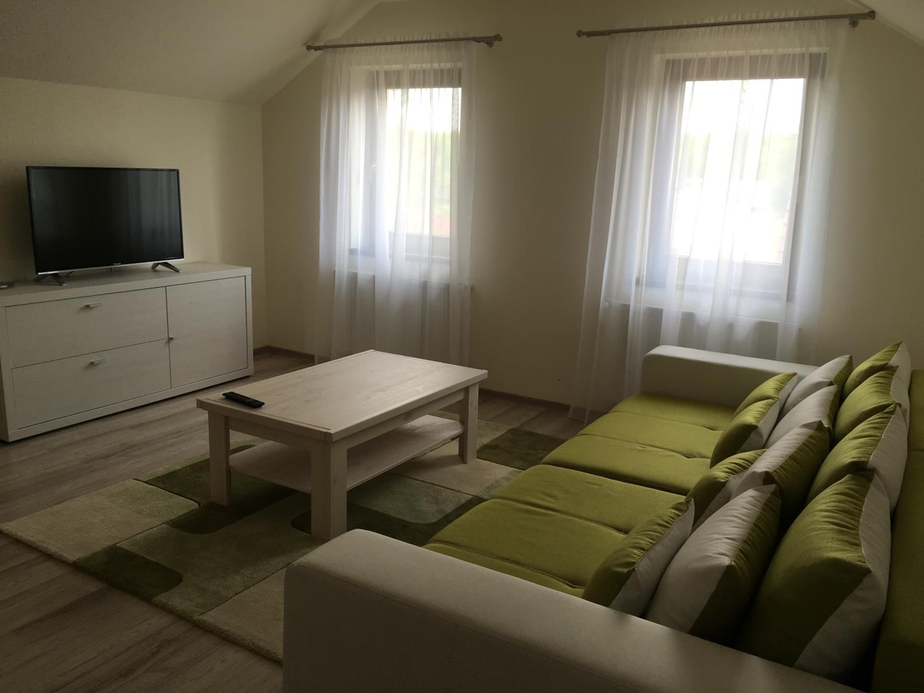 Attic Family Suite - Photo 12