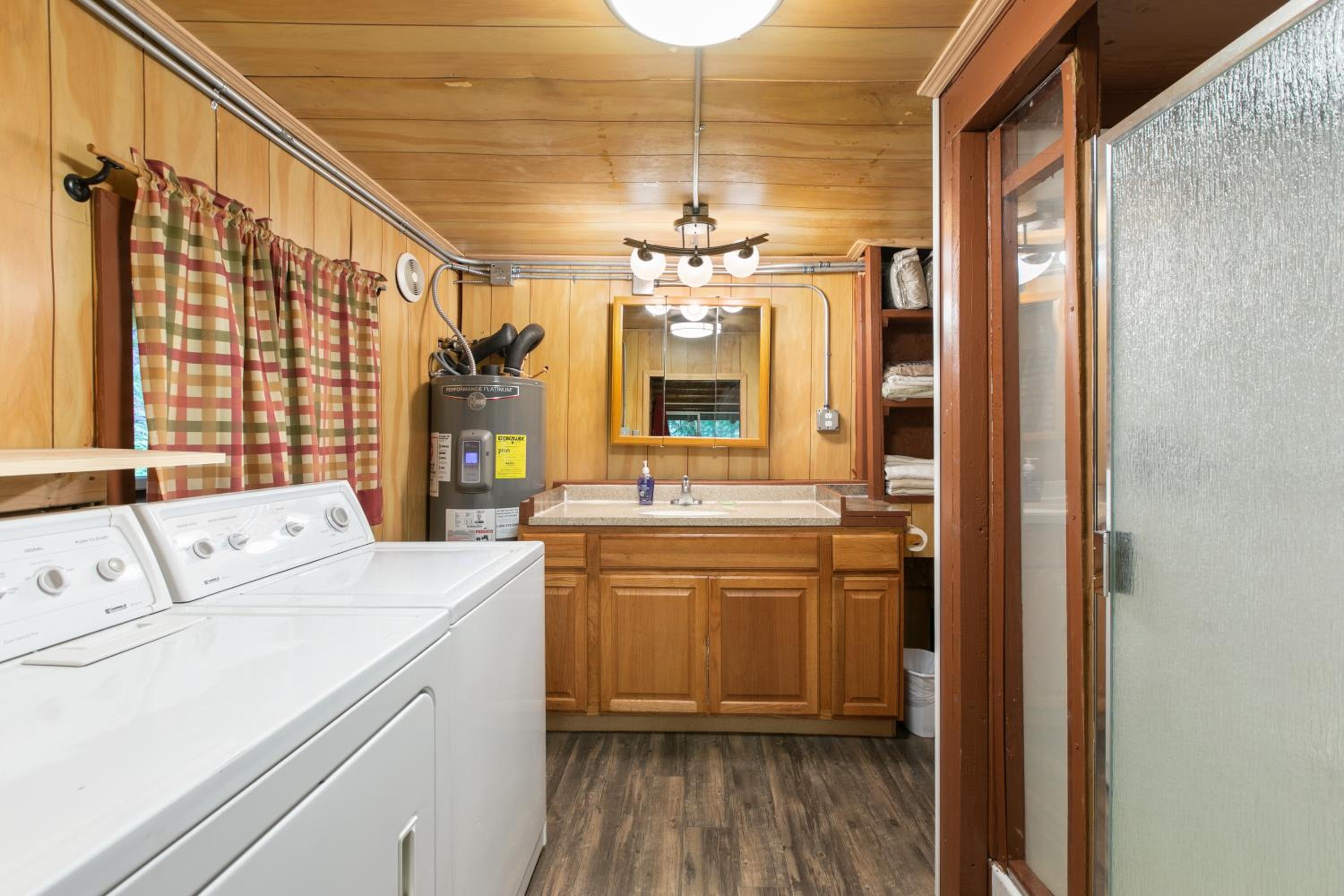 Family Room With Bathroom photo 2