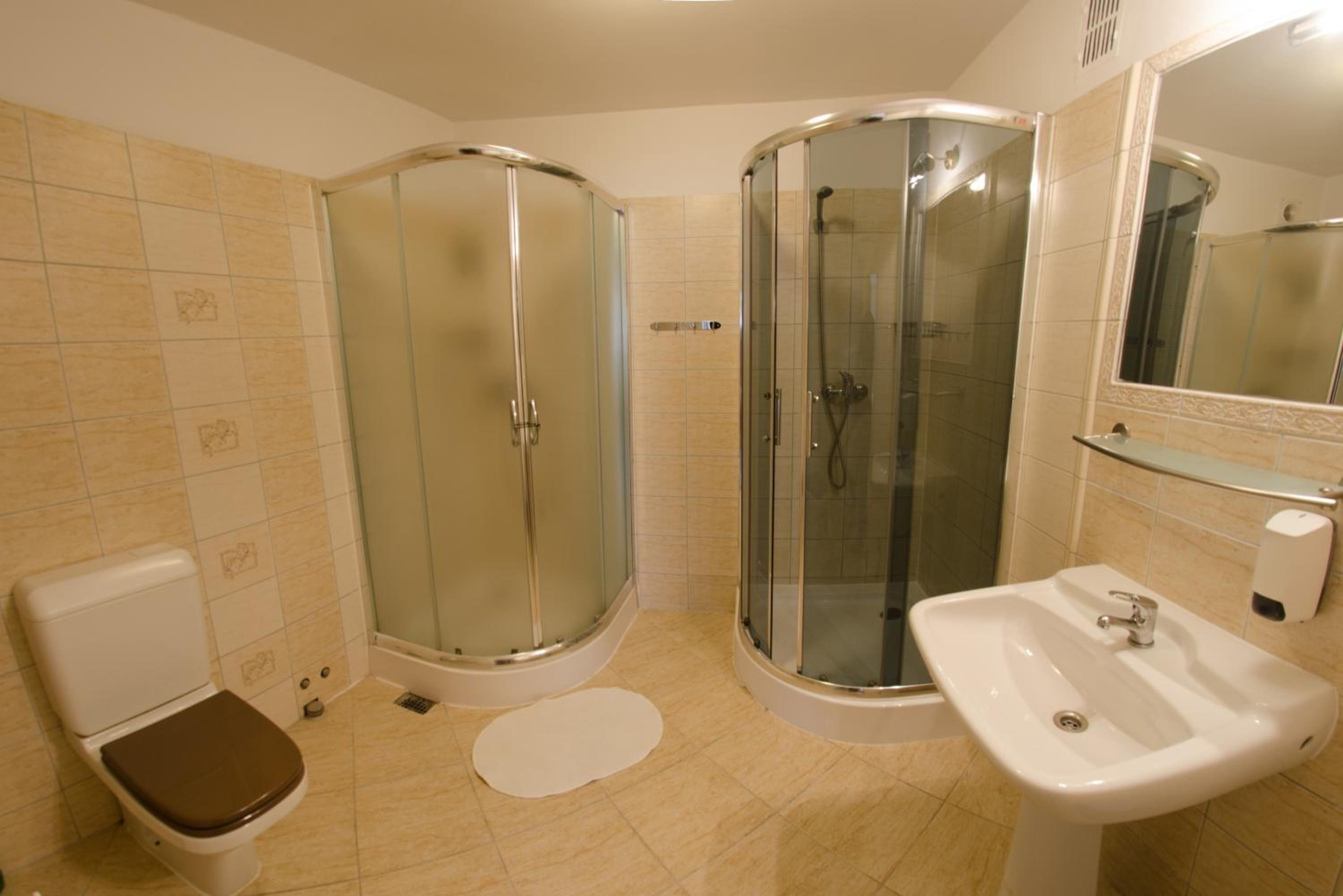 Quadruple Room - Photo 5
