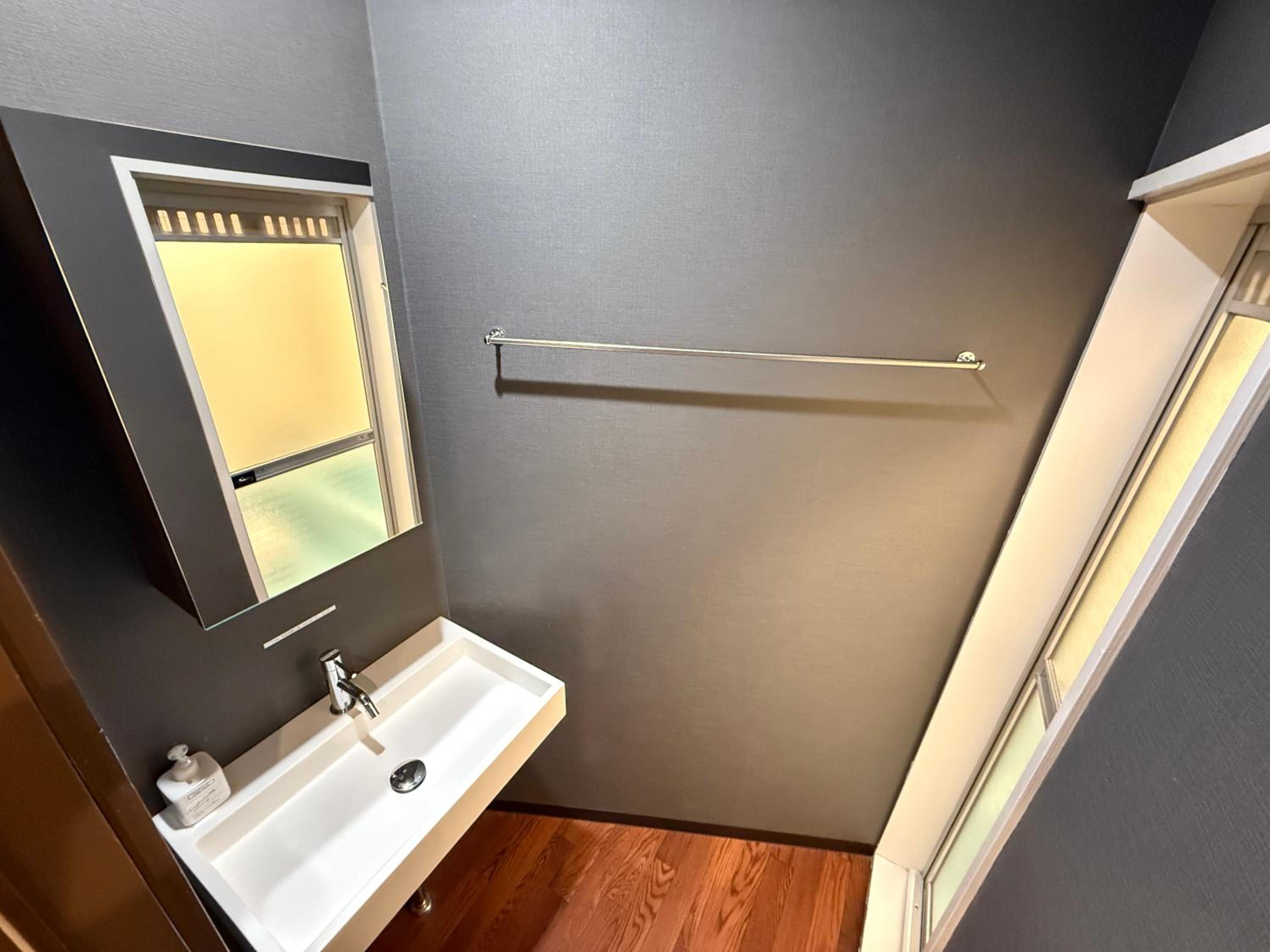 Quadruple Room with Private Bathroom photo 3