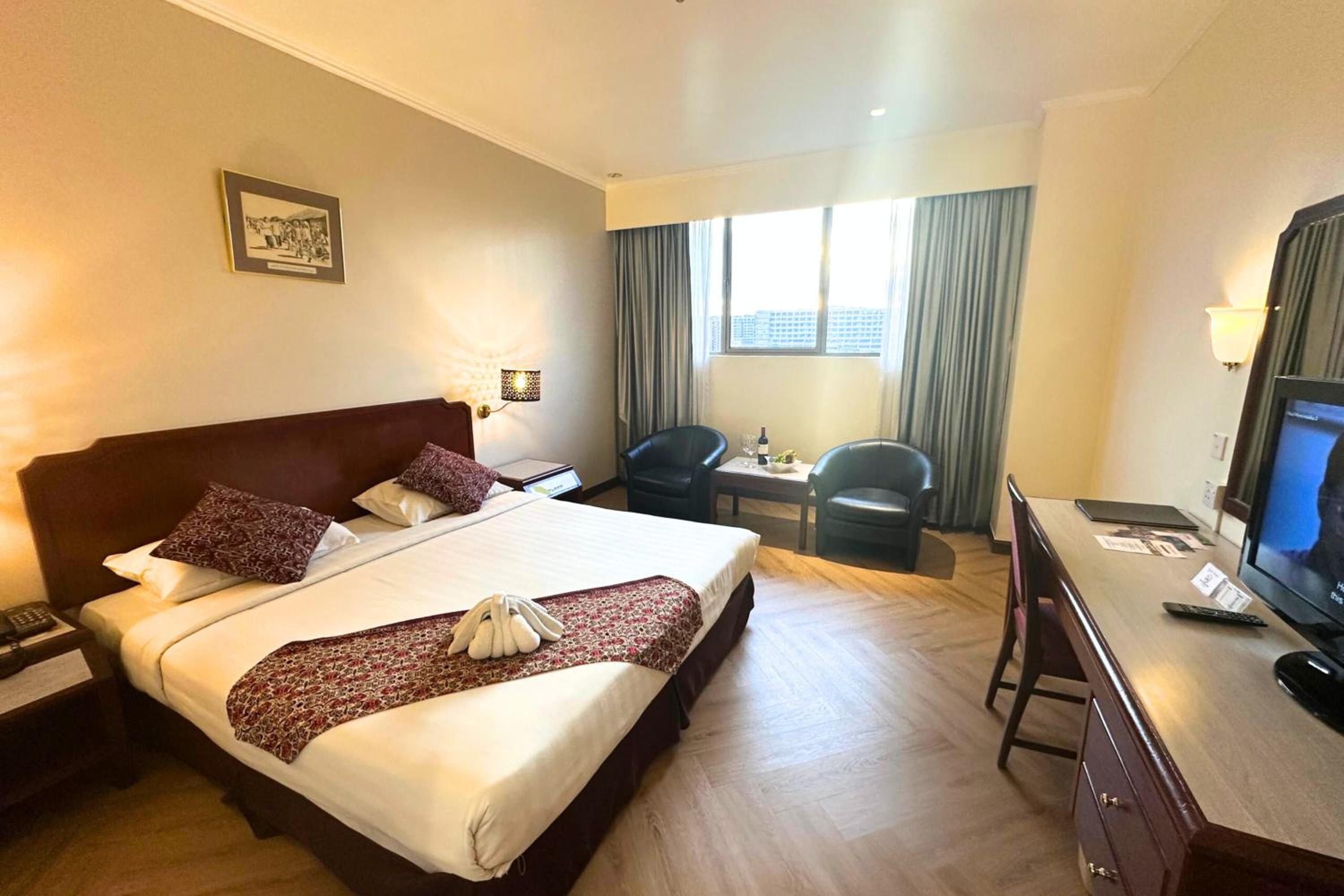 Superior King City View Room