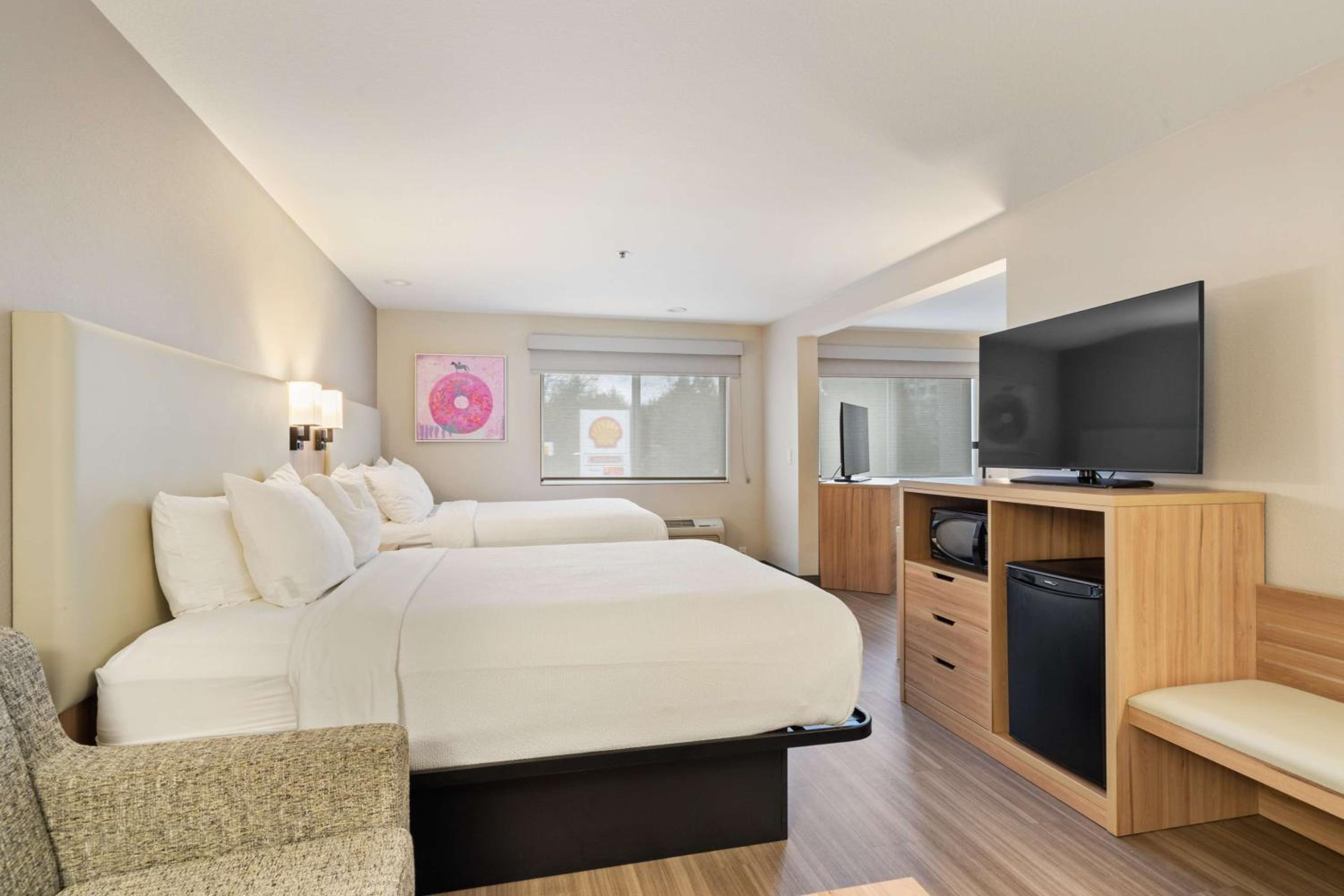 Family King Suite with Two Queen Beds  - Photo 6