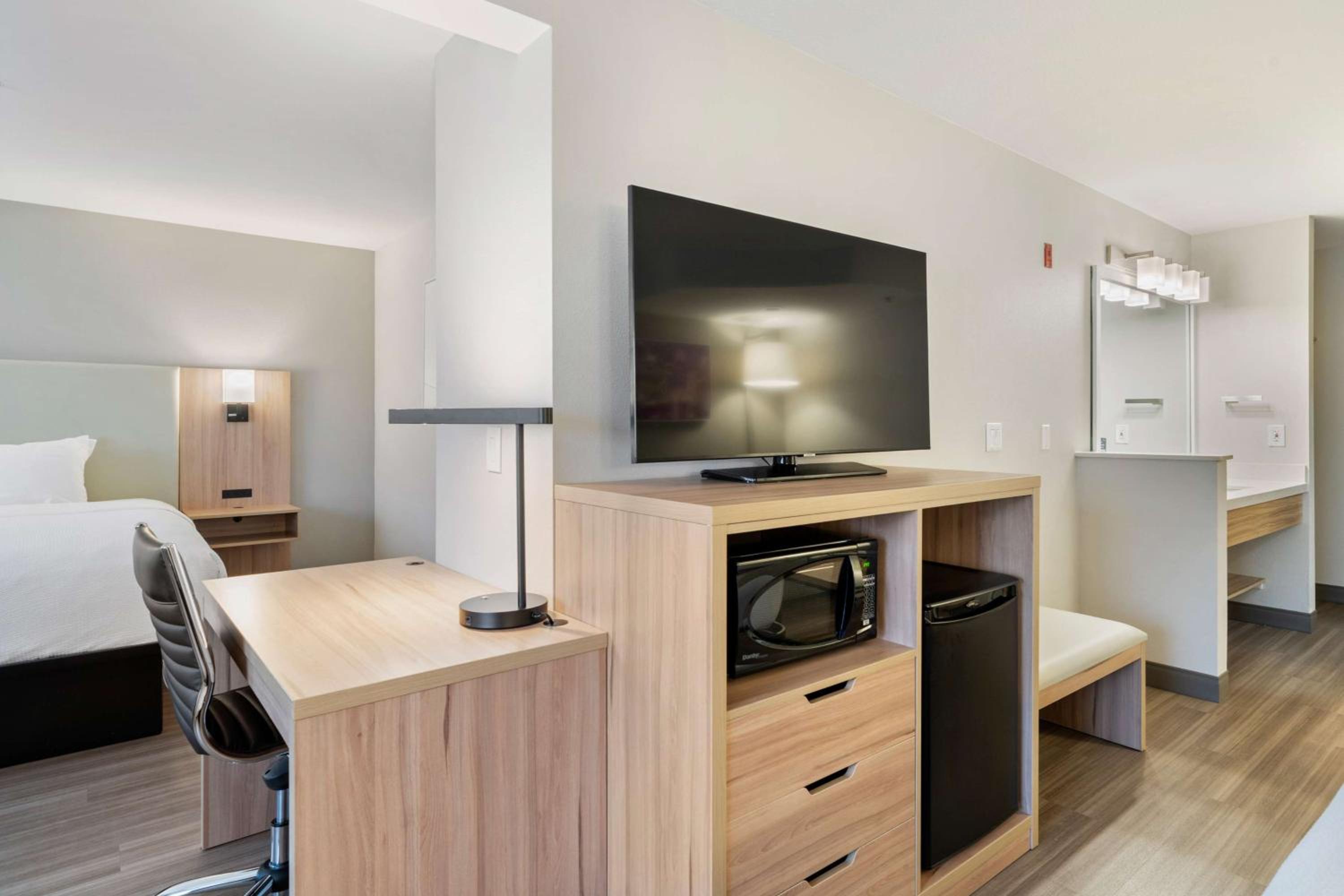 Family King Suite with Two Queen Beds  - Photo 10