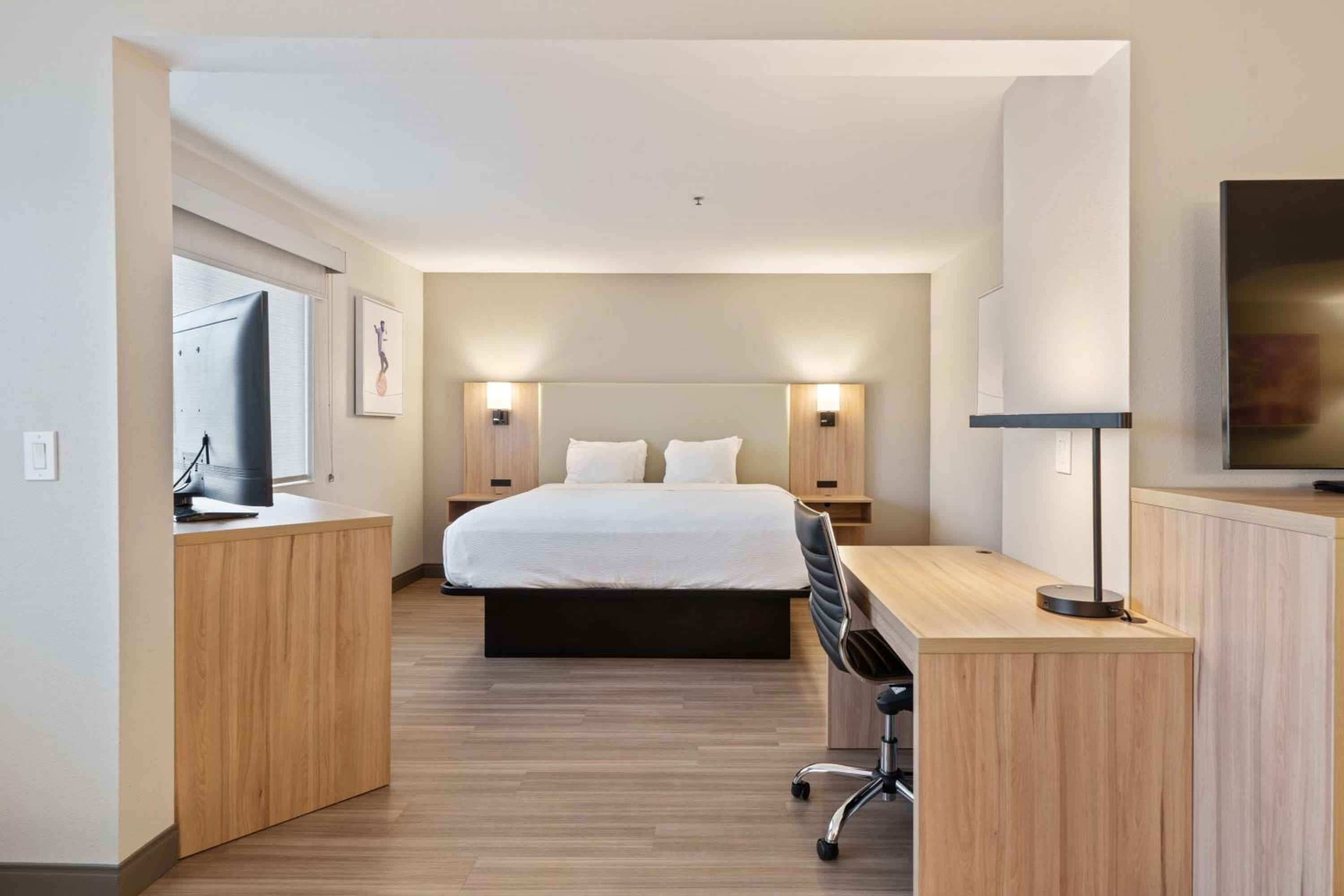 Family King Suite with Two Queen Beds  - Photo 11