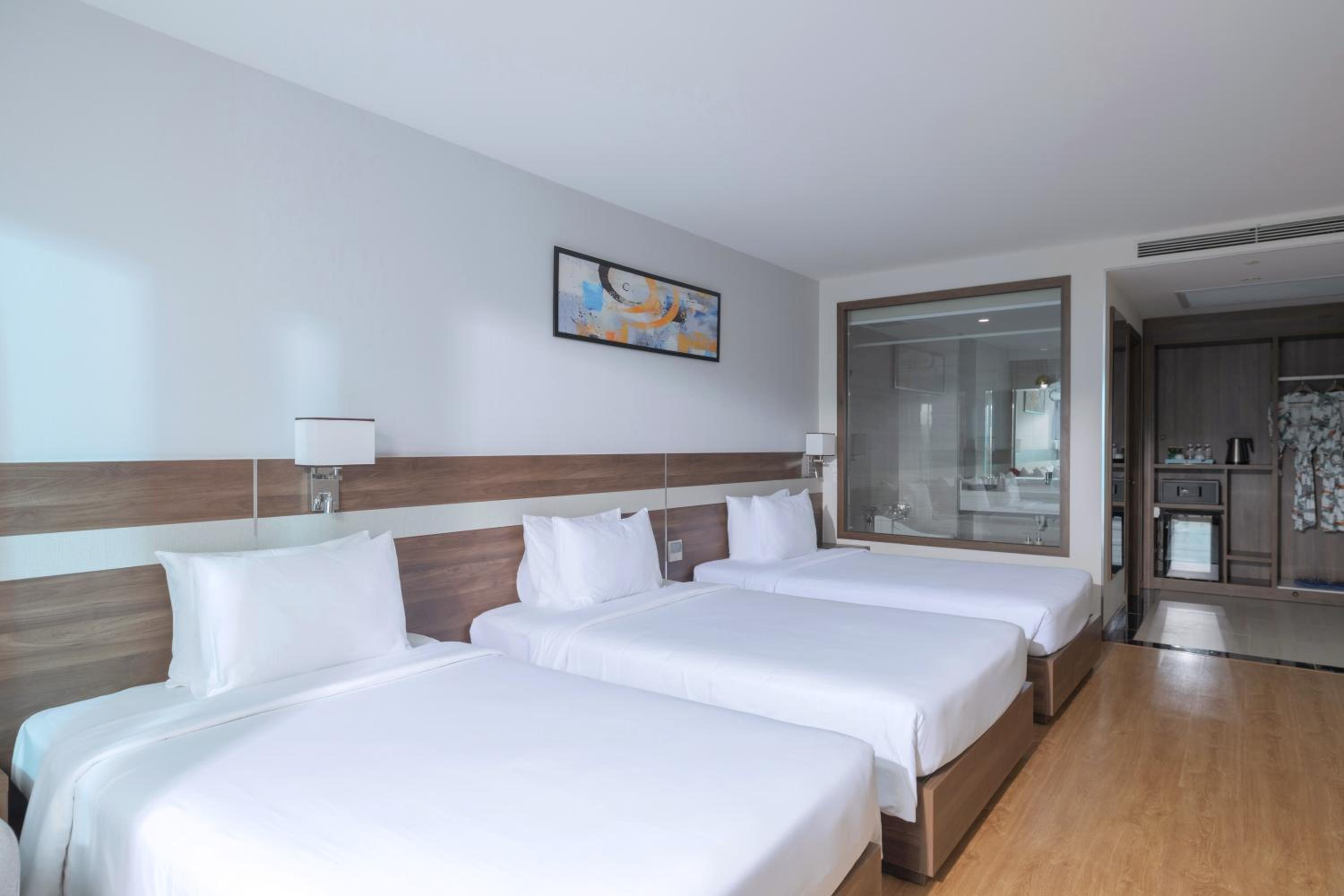 Triple Room with Sea View