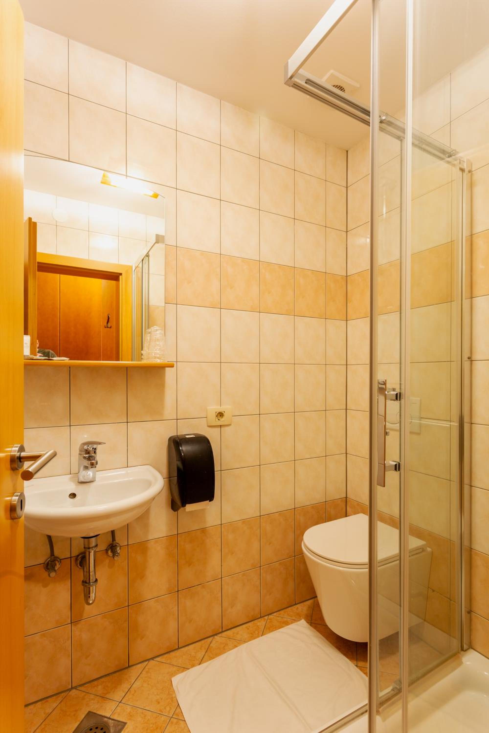 Standard Twin Room photo 1