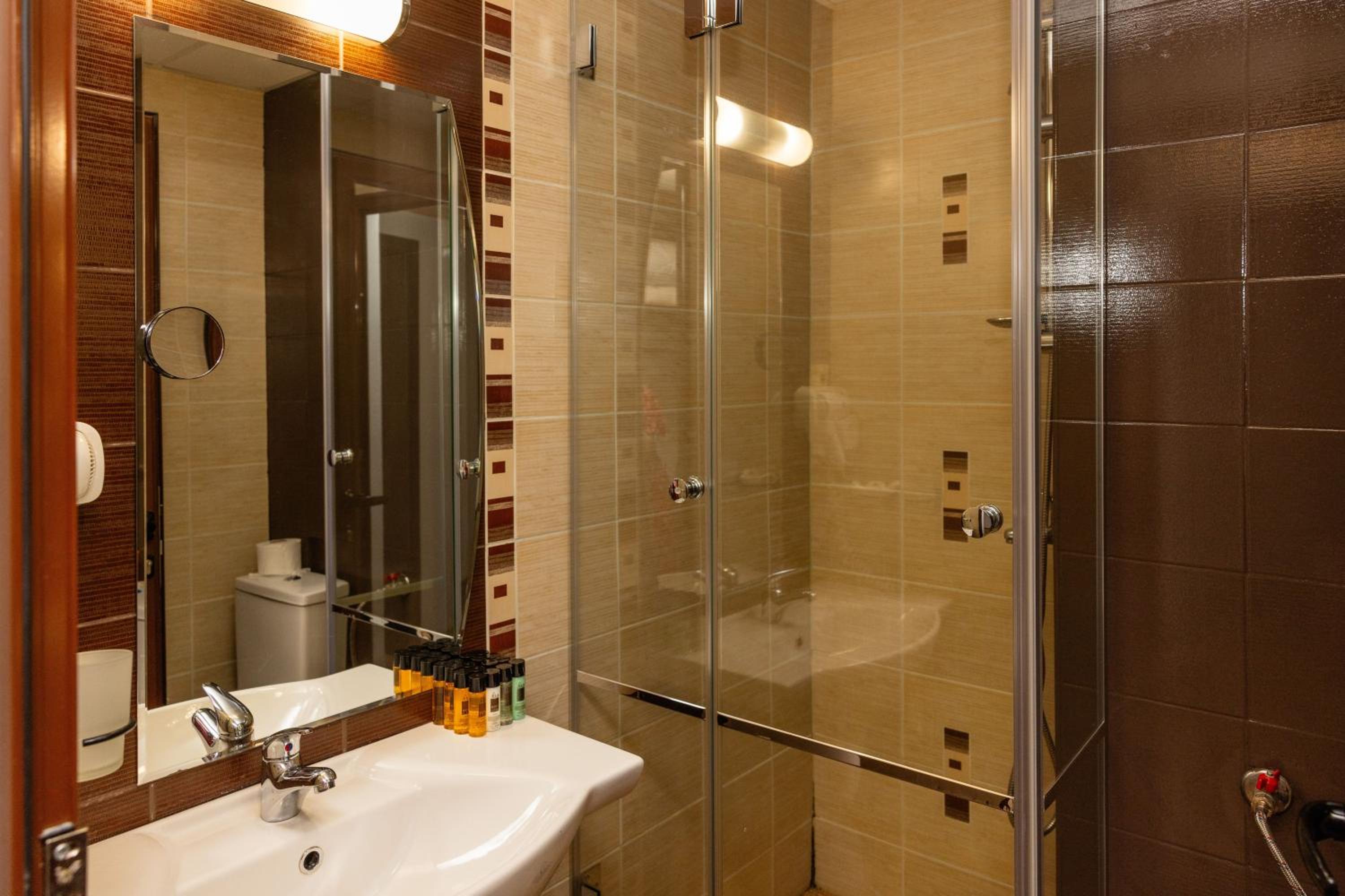 Deluxe Double or Twin Room with Balcony photo 2