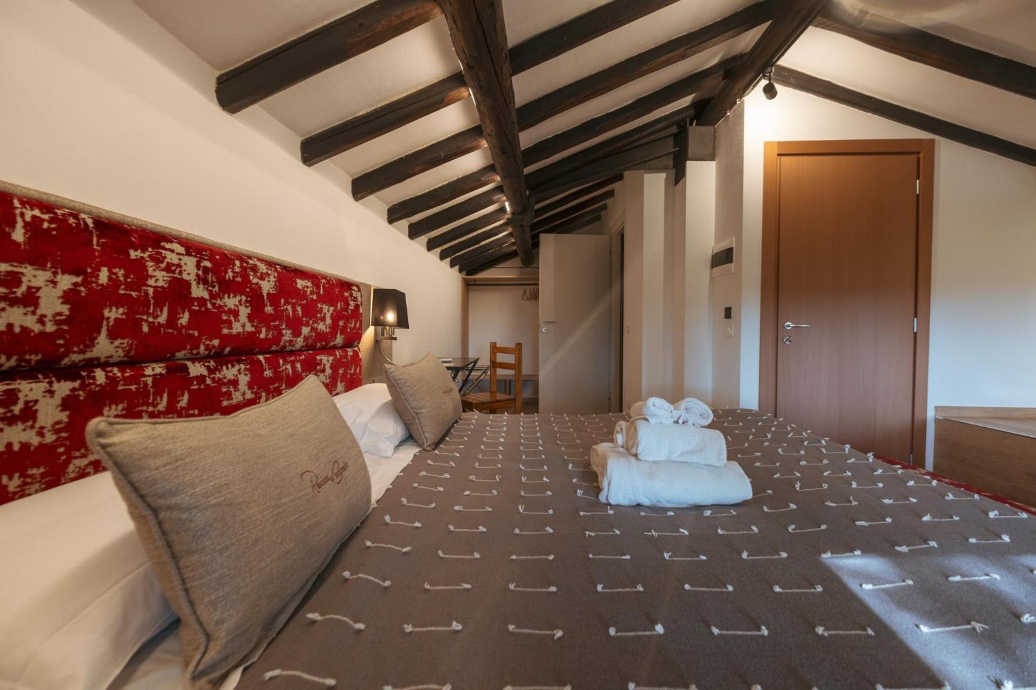 Deluxe Double or Twin Room with Spa Bath photo 1