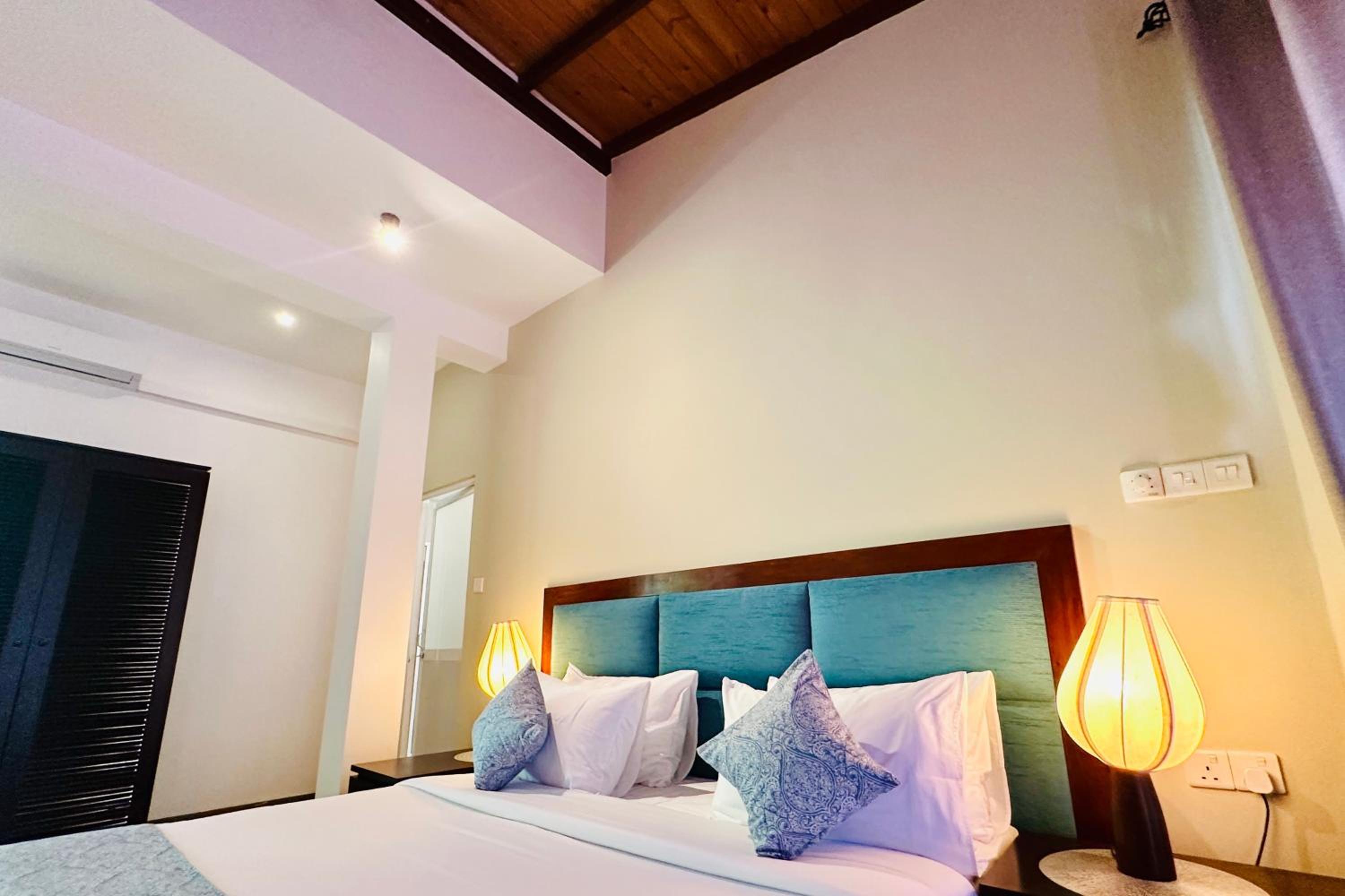 King Room with Mountain View