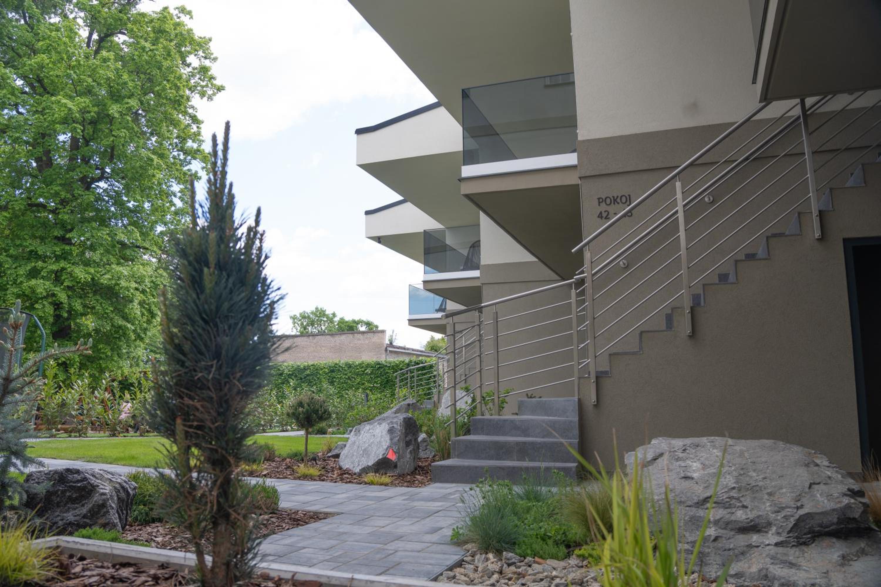 Deluxe One-Bedroom Apartment with Garden View