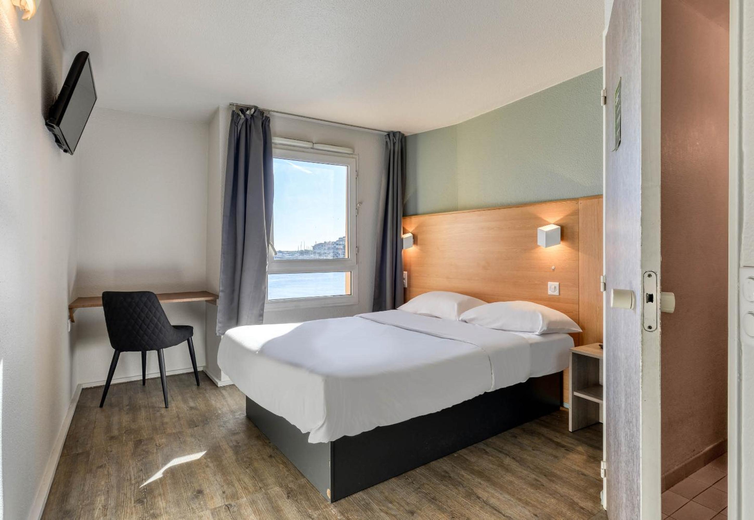 Double Room - Disability Access - Photo 1