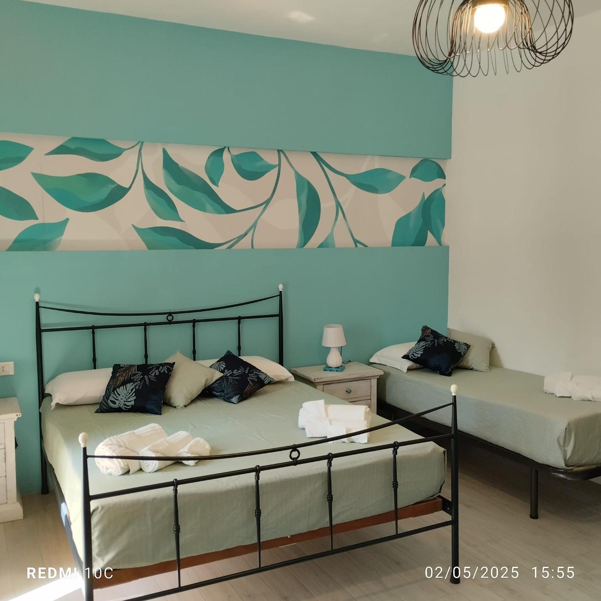 Large Double or Twin Room photo 3