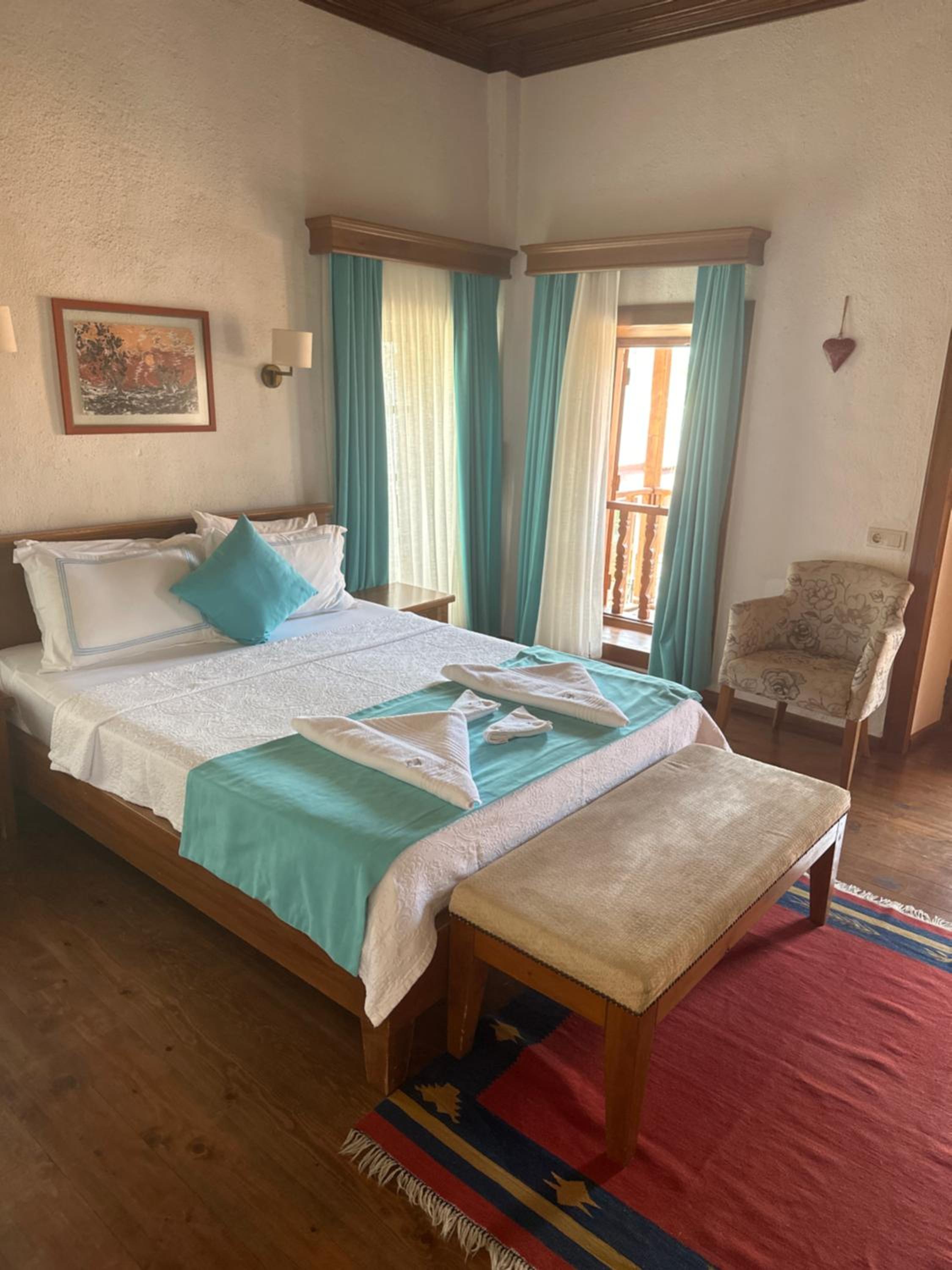 Deluxe Double Room with Side Sea View photo 3