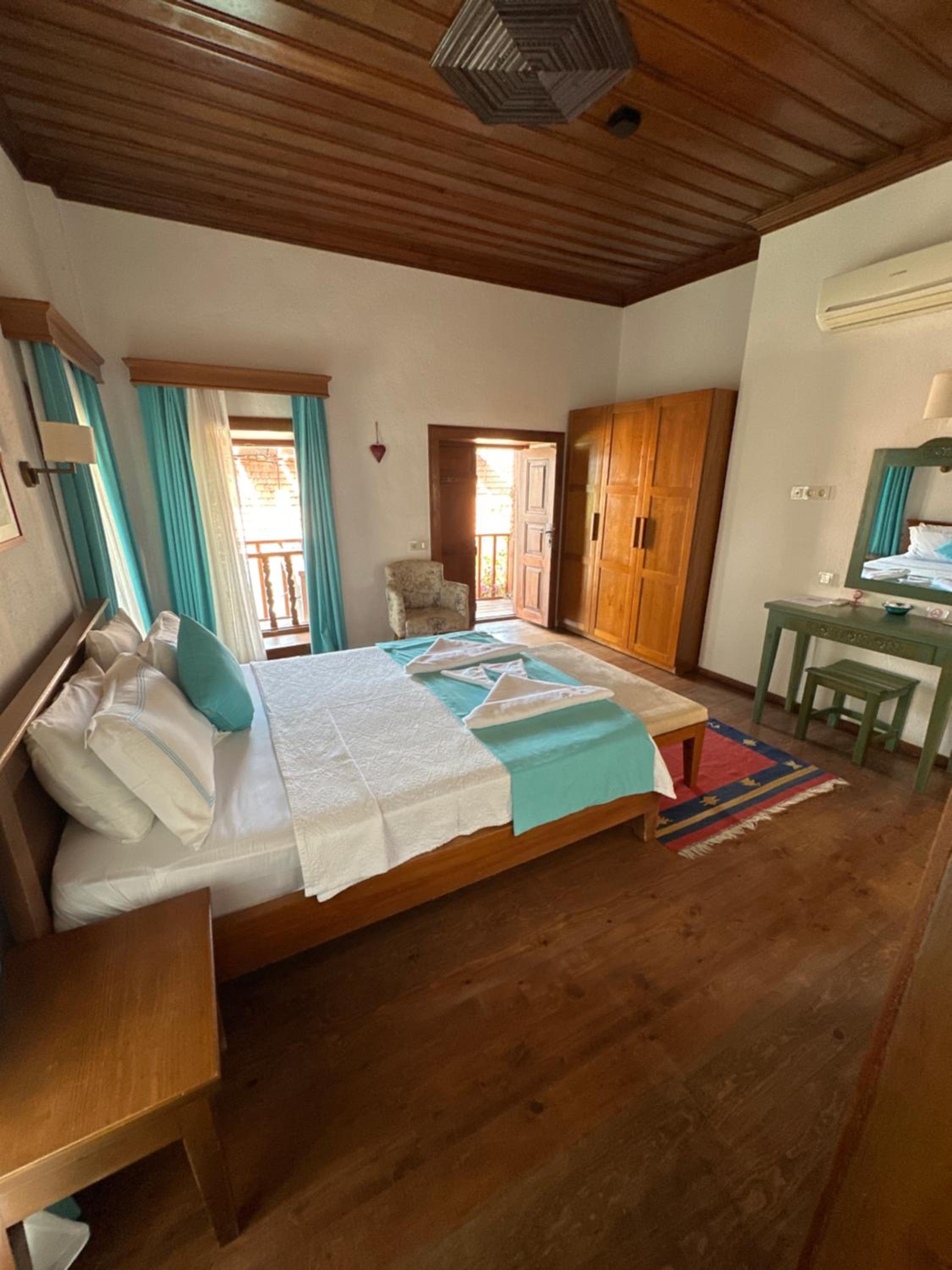 Deluxe Doppelzimmer mit seitlichem Meerblick