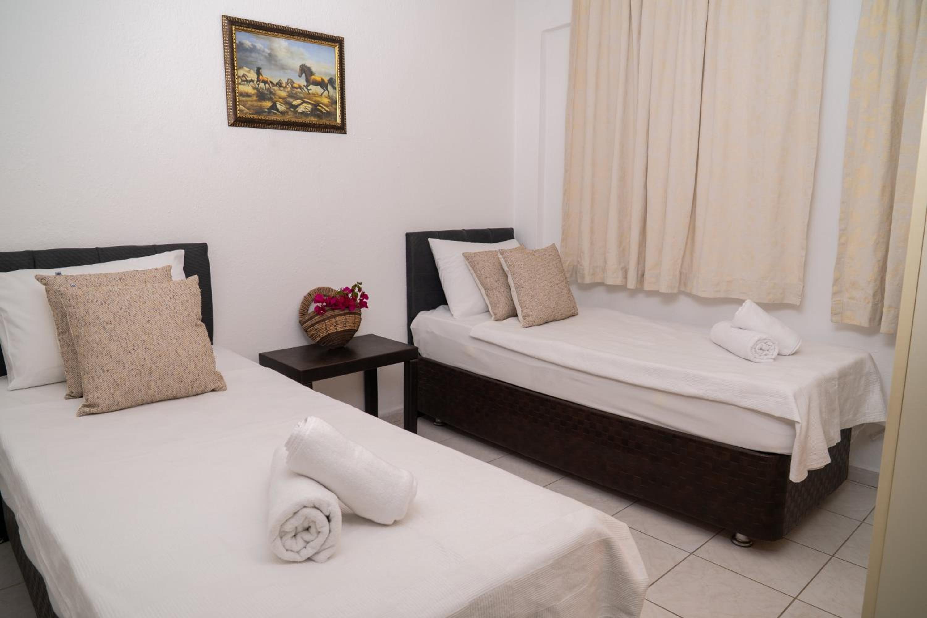 Economy Double Room photo 2