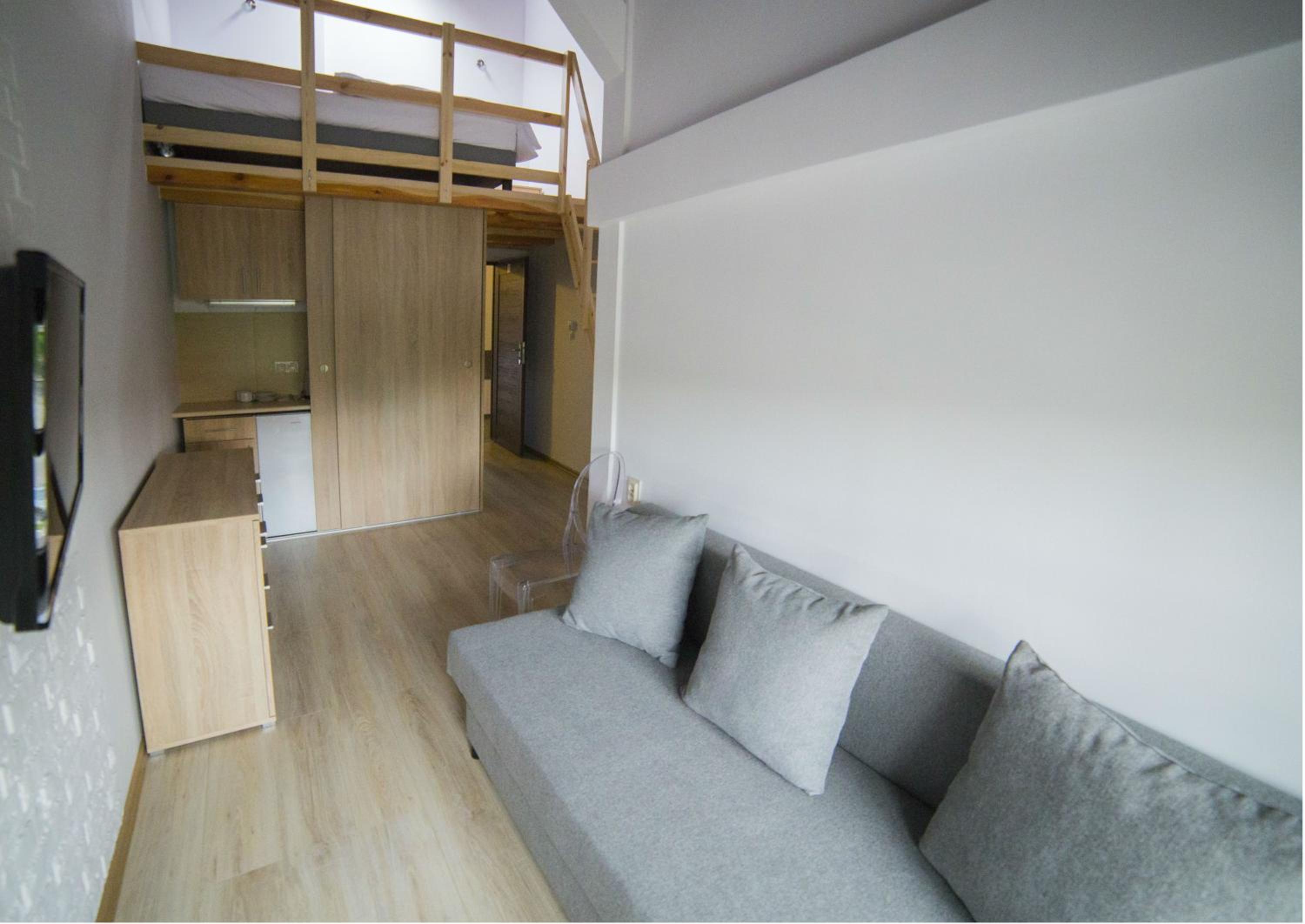 Double or Twin Room with City View - Photo 4