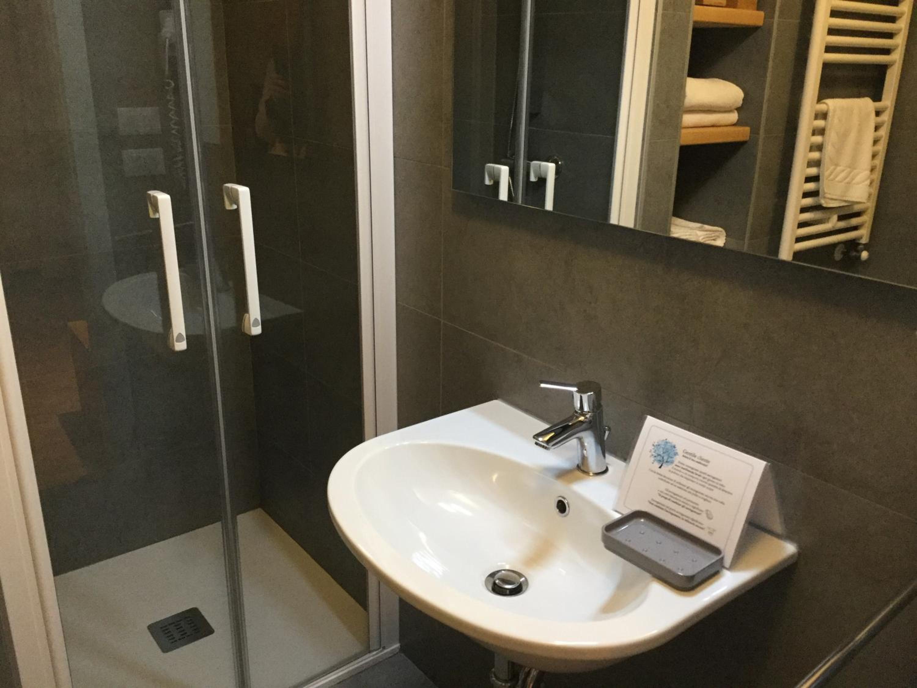 Double or Twin Room photo 3