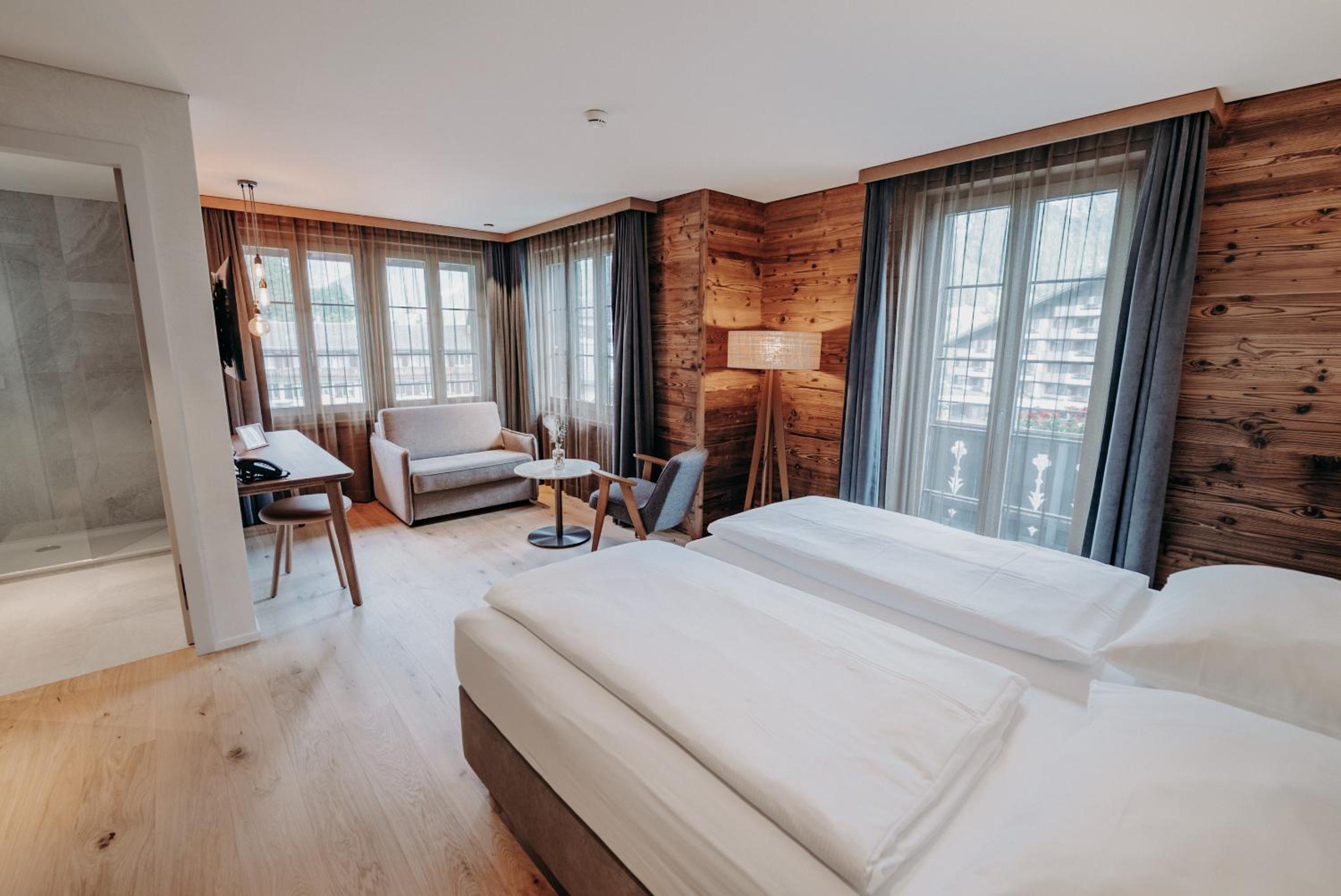 Chalet Twin Room with Balcony and Mountain View photo 1