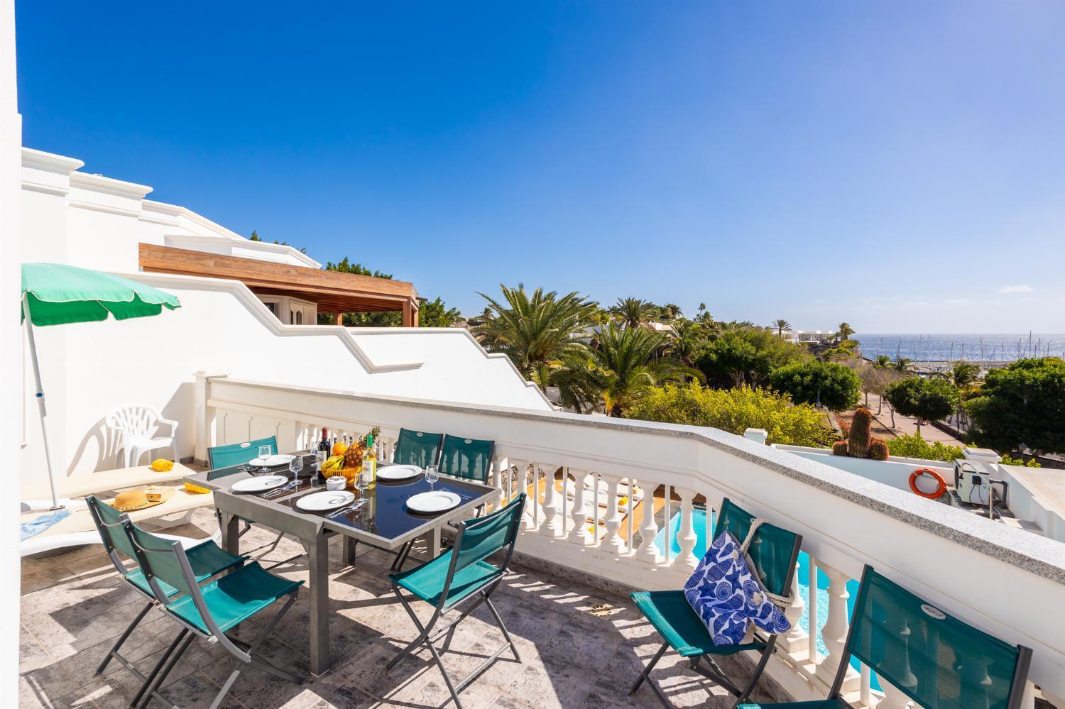 Villa photo 2