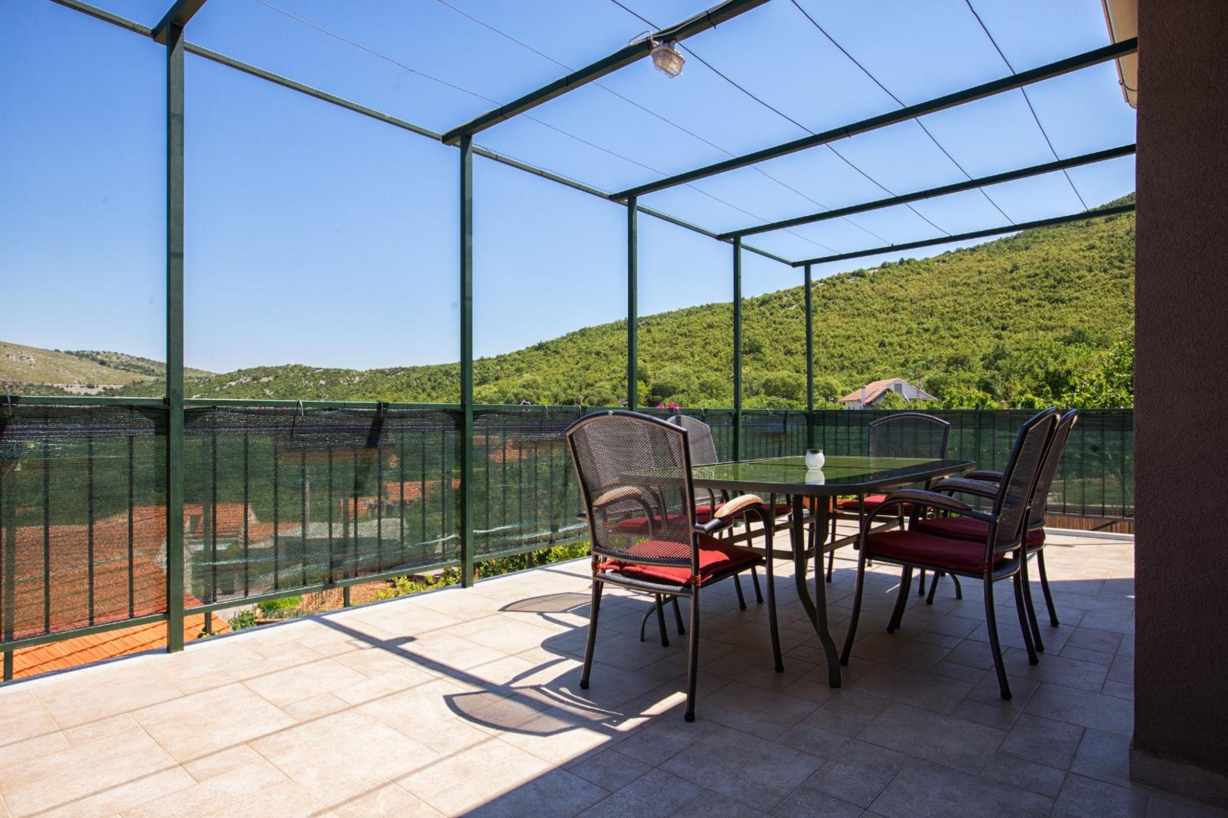 Villa photo 2